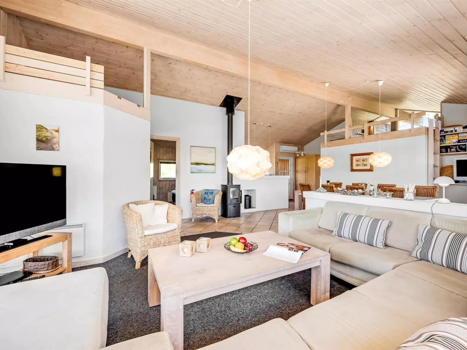 "Aurore" - 700m from the sea-Binnen