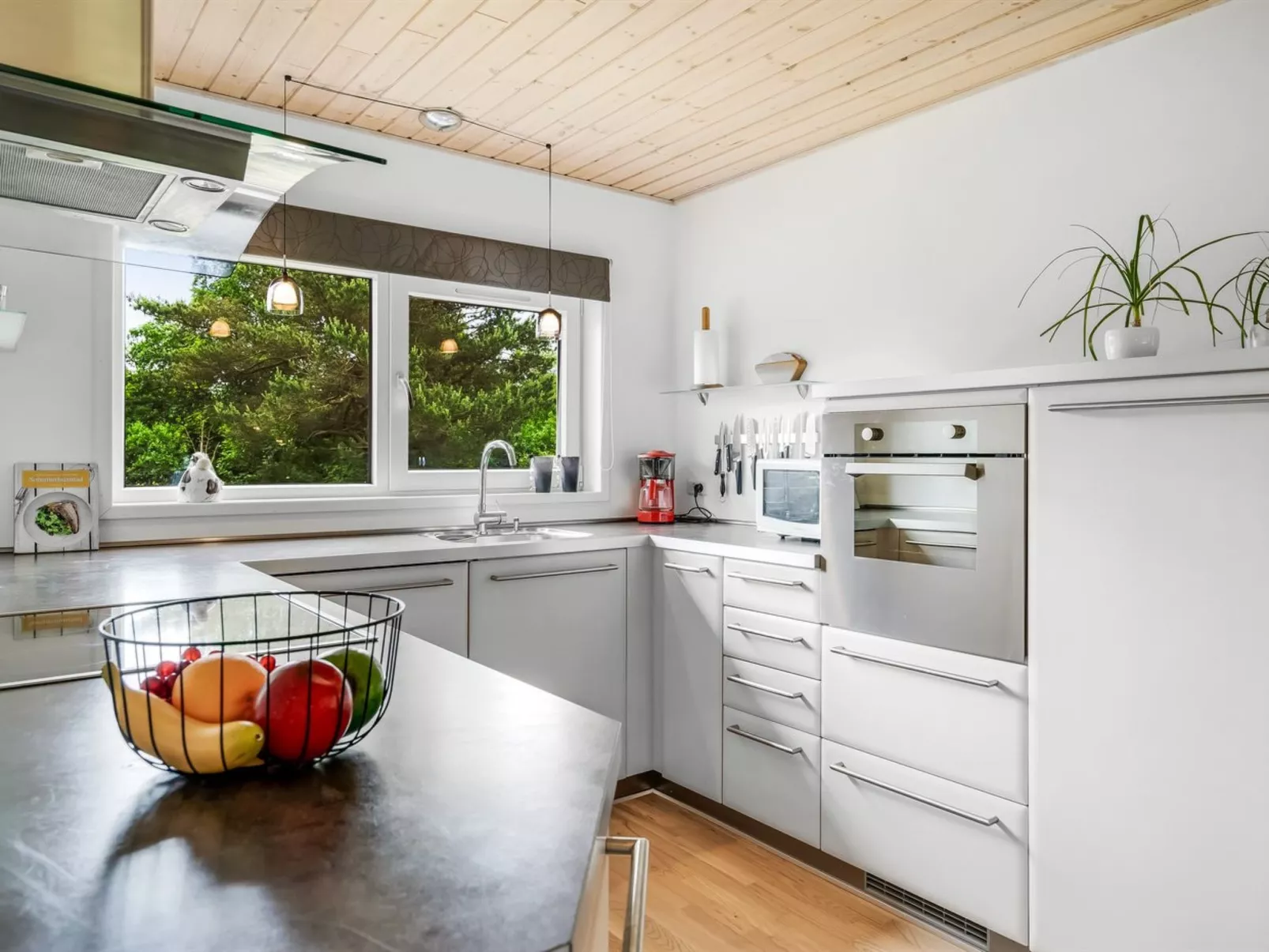 "Ara" - 1.4km from the sea-Binnen