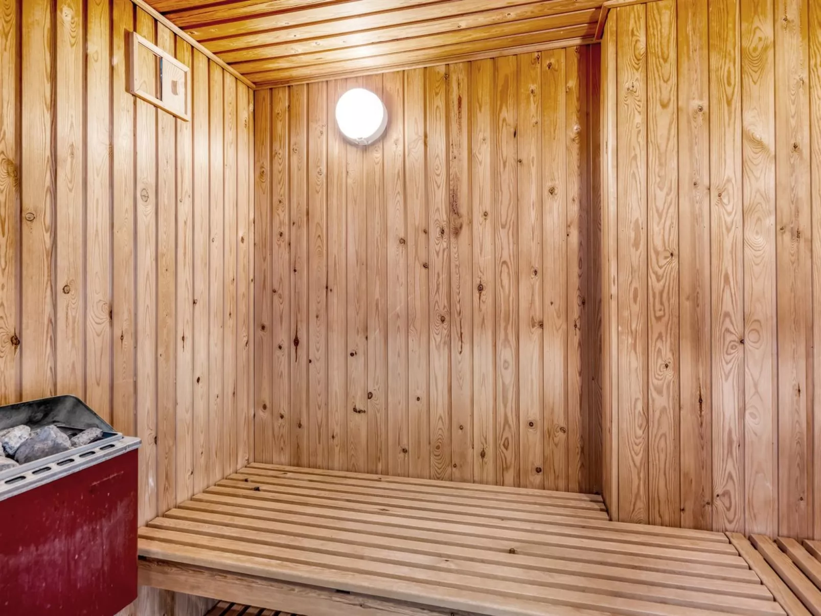 "Anabela" -  from the sea-Binnen