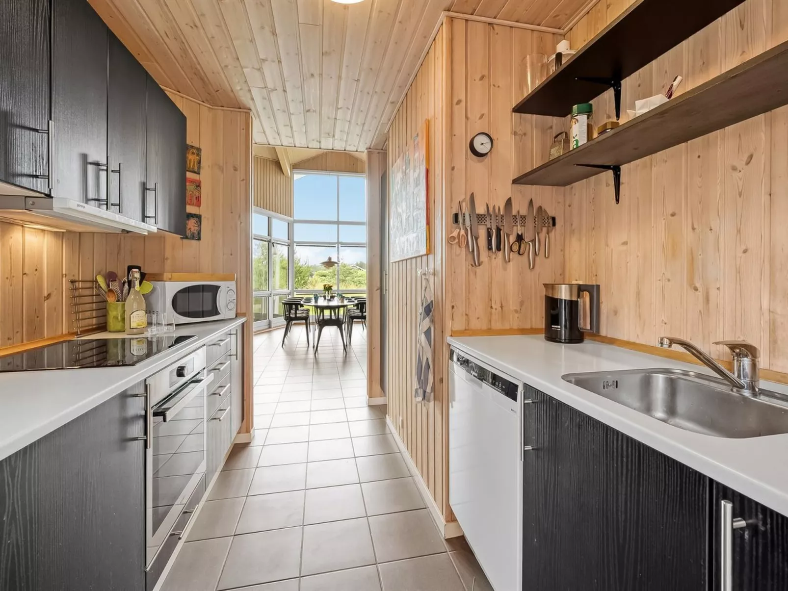 "Felicita" -  from the sea-Binnen