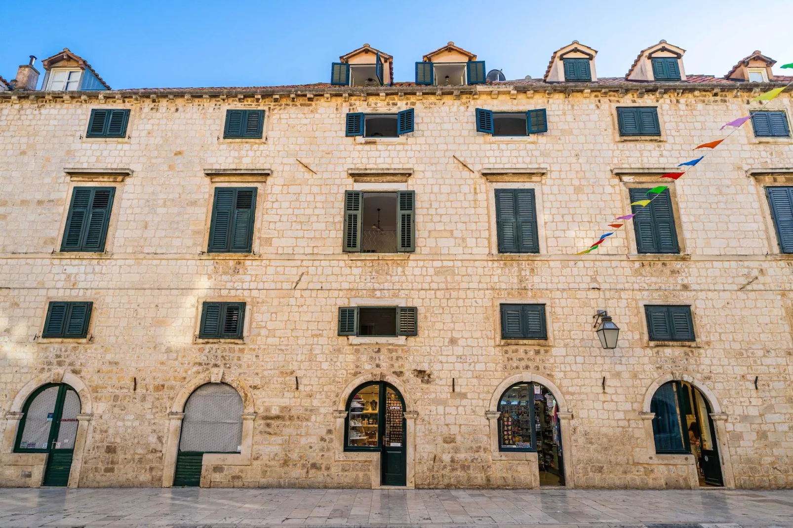 Guest House Lumin - Twin Room with City View (Third Floor) (BR3)-Buitenlucht