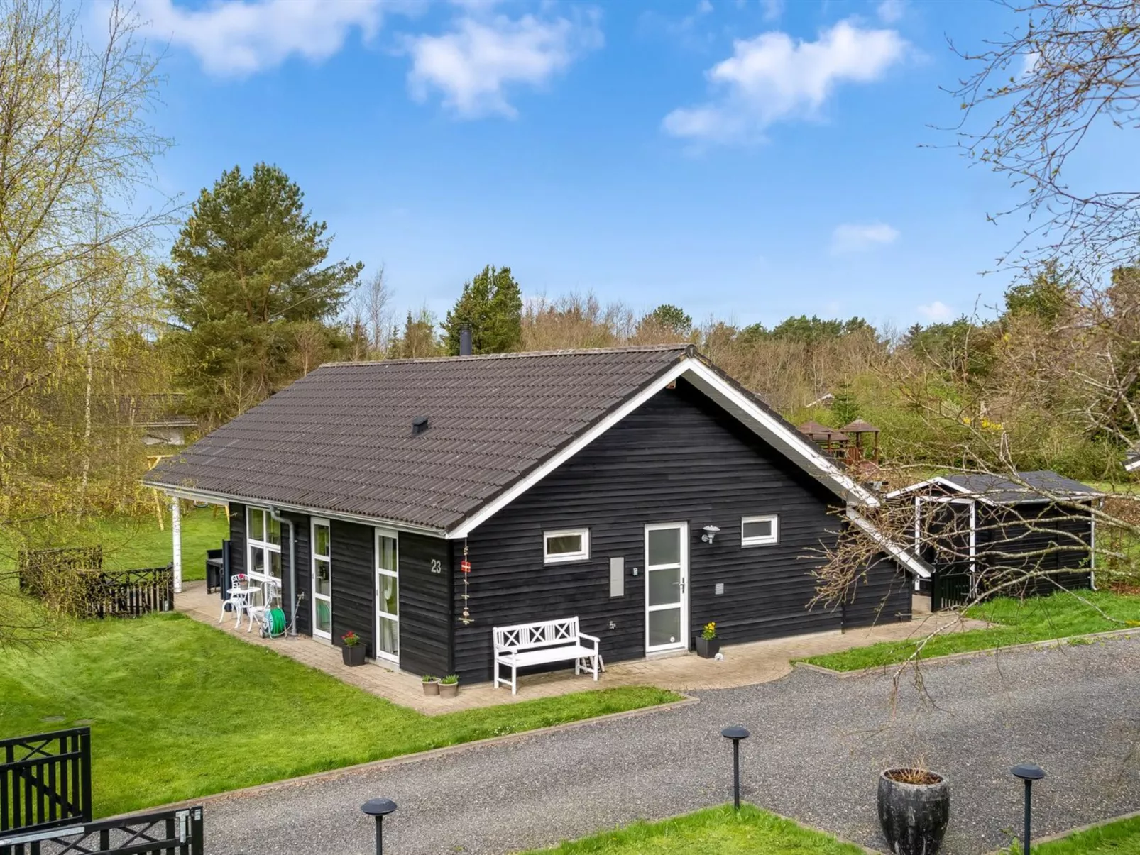 "Maunu" -  from the sea-Buiten