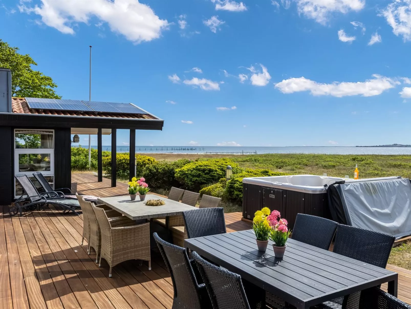 "Xaverius" - 30m from the sea-Buiten