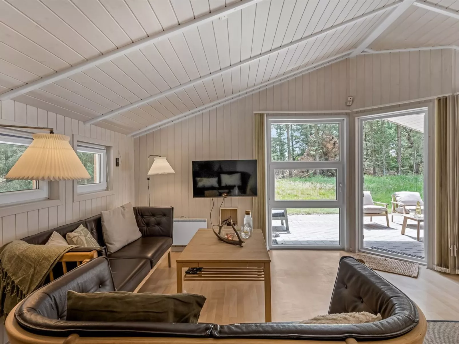 "Batsha" - 1.7km from the sea-Binnen