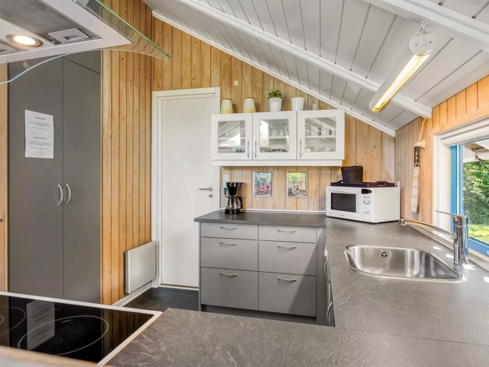 "Kai" - 400m from the sea-Binnen