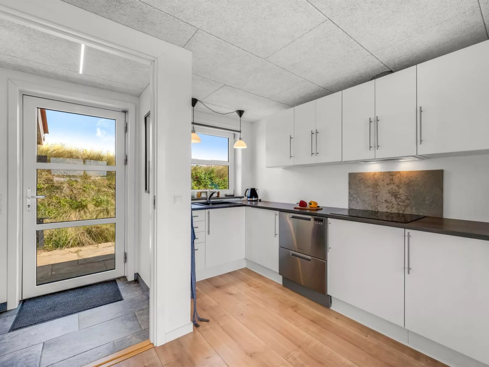 "Ema" - 500m from the sea-Binnen