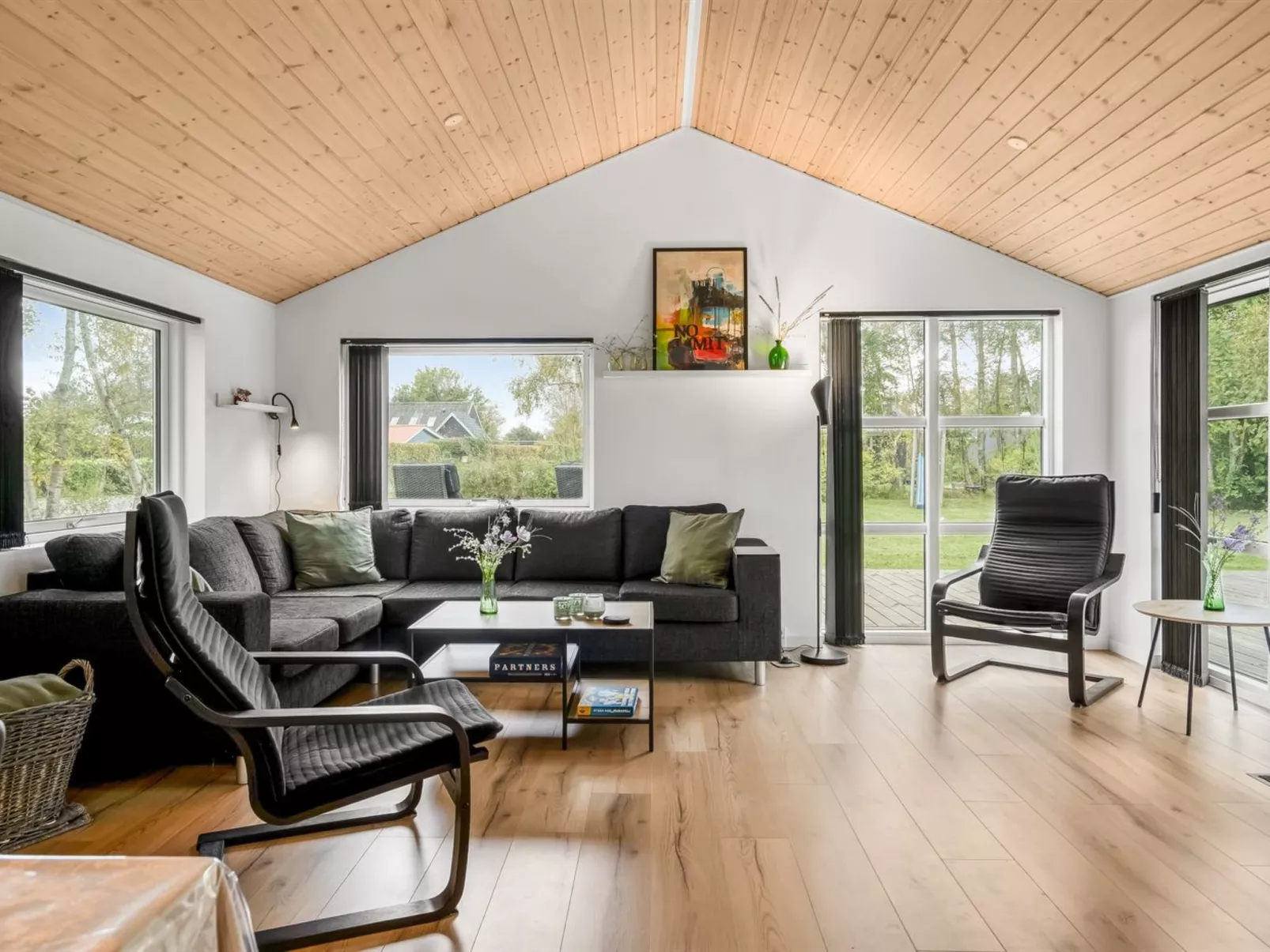 "Silvia" -  from the sea-Binnen