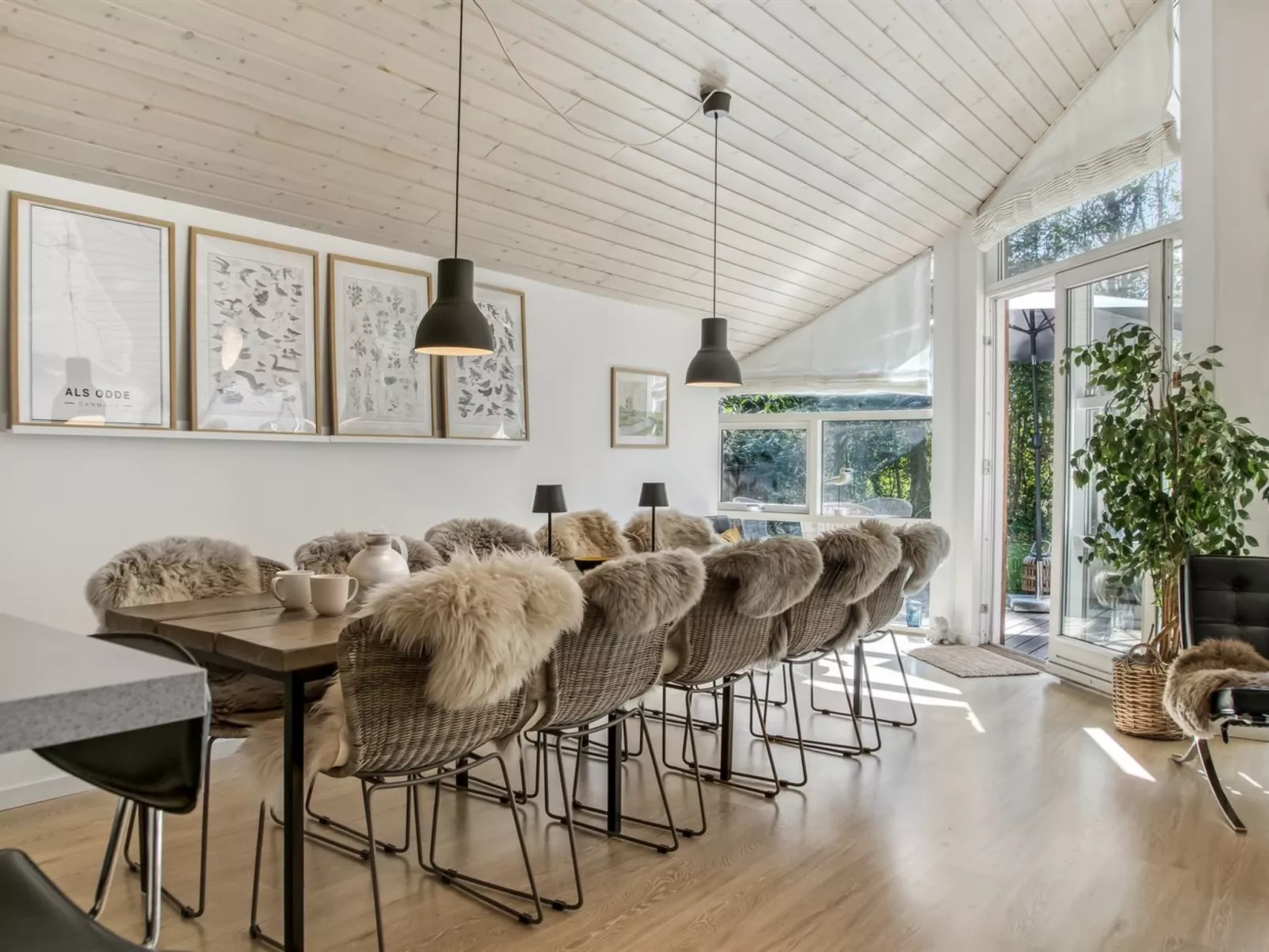 "Swarthofthi" - 340m to the fjord-Binnen