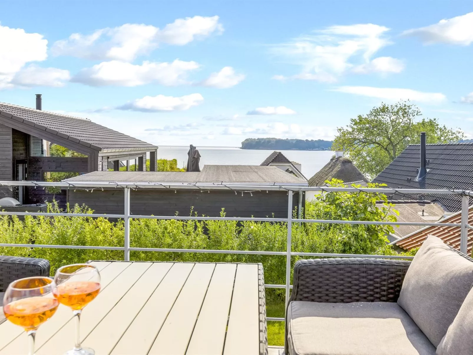 "Delan" - 75m from the sea-Buiten