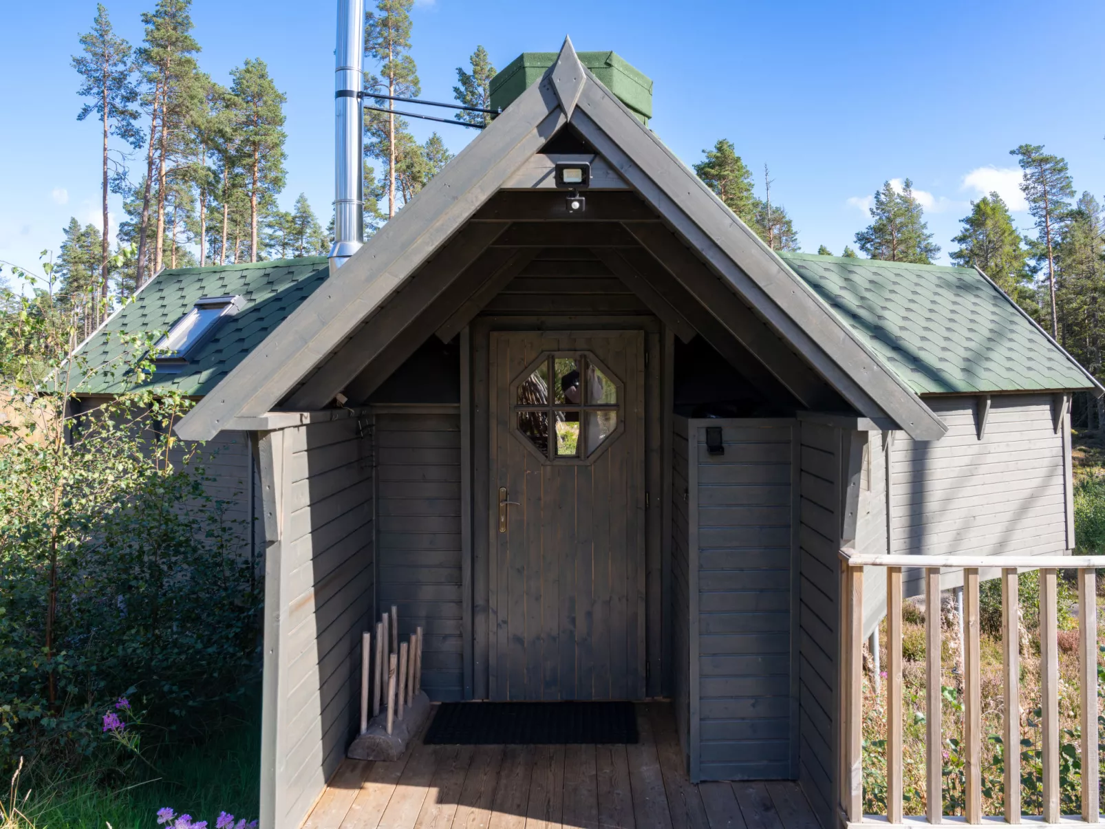 Ghillie’s Bothy-Buiten