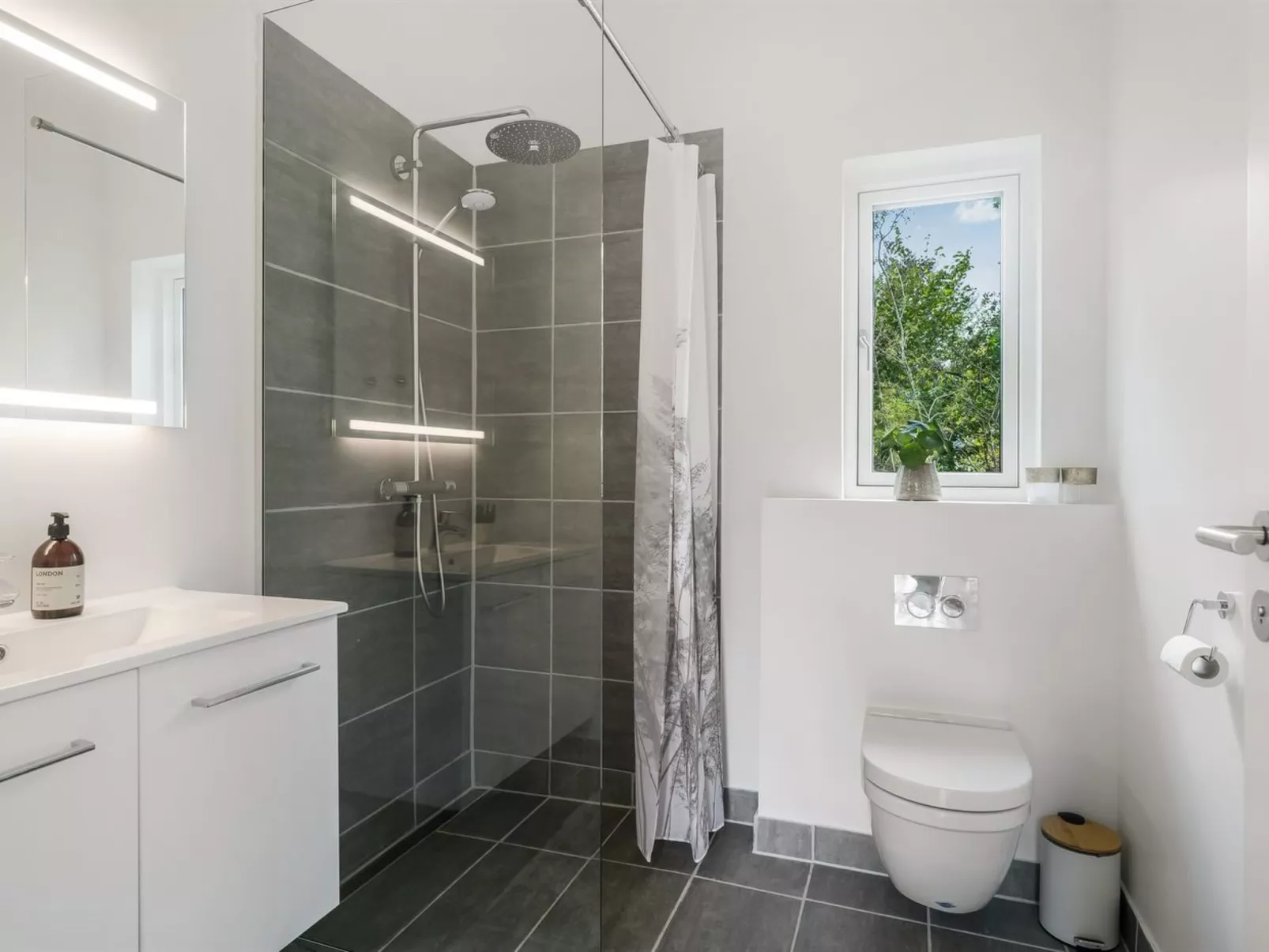 "Lennart" - 500m to the fjord-Binnen