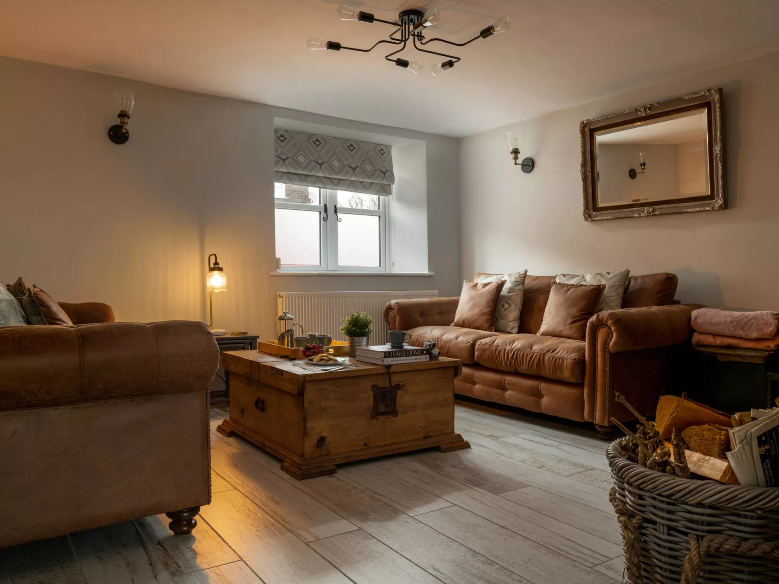 Esmor Cottage-Binnen