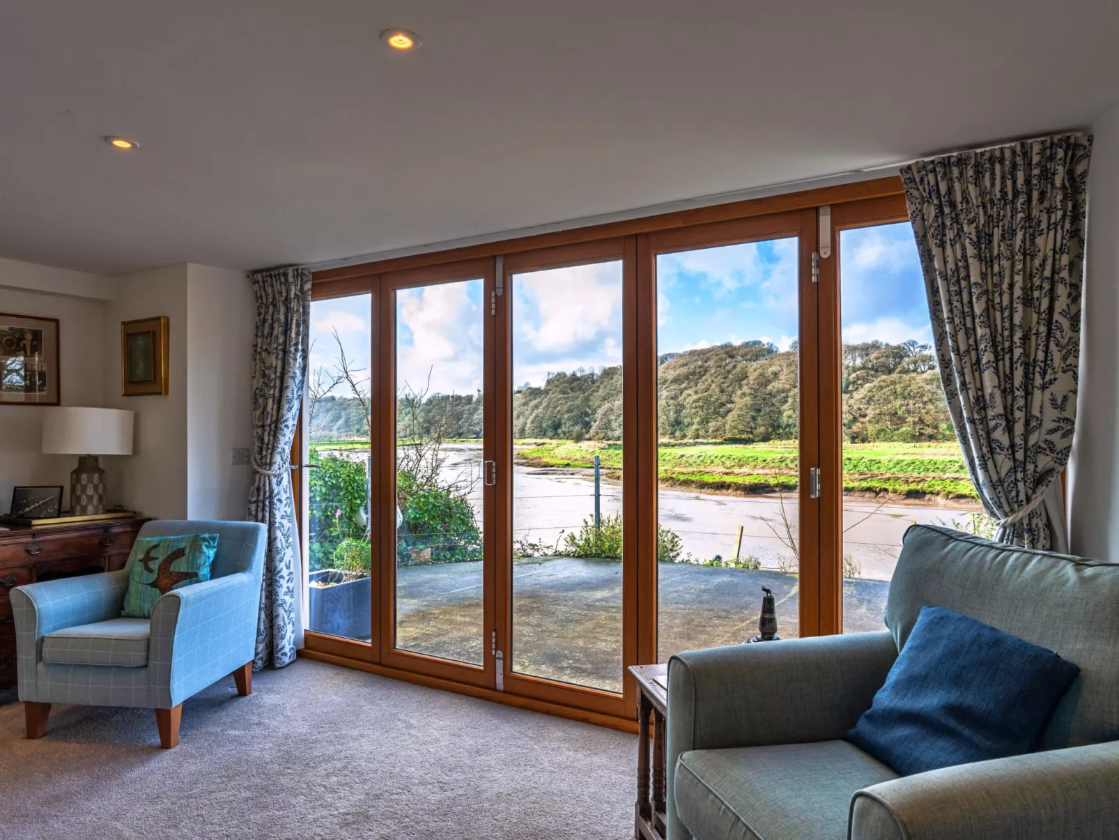 Lower Netherdowns-Binnen