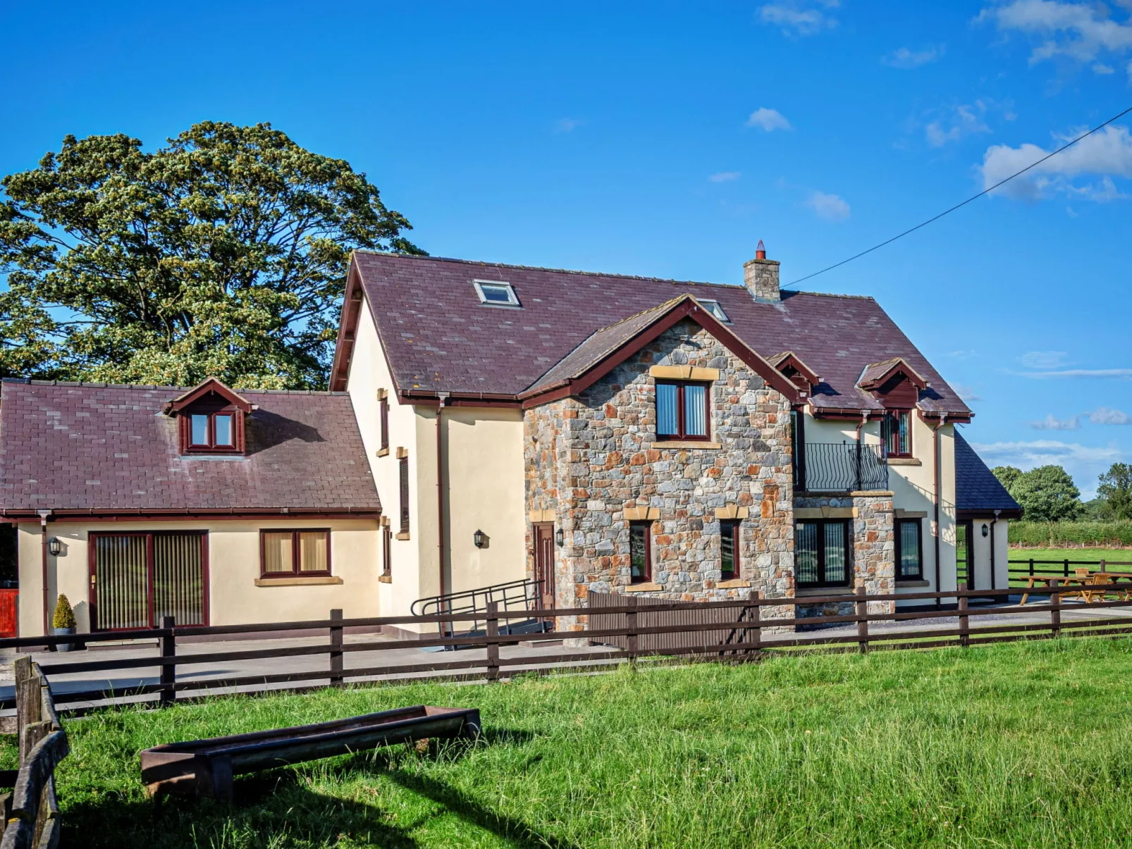 Groes Faen Bach Farmhouse-Buiten