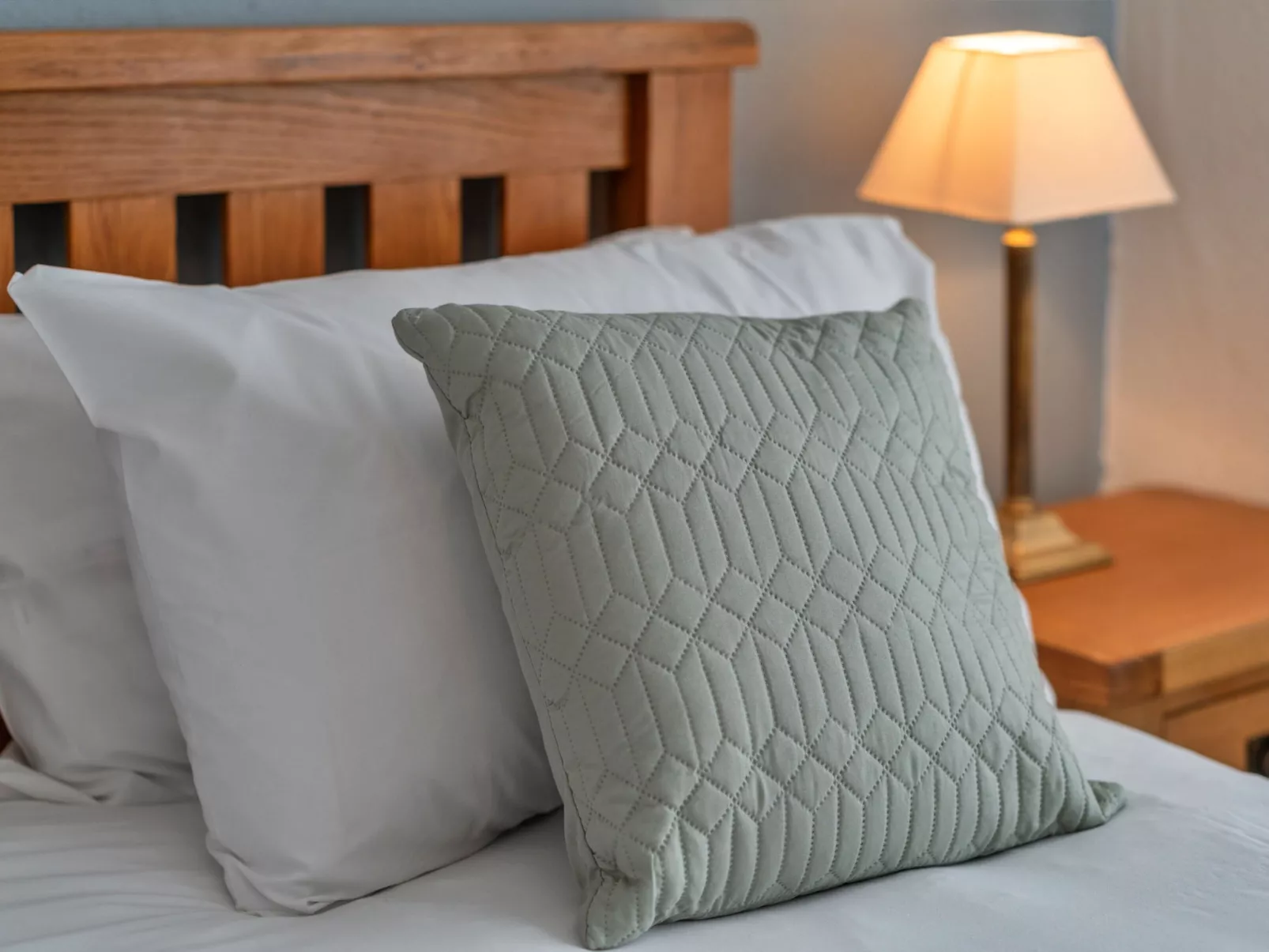 No. 5 Harlequin-Binnen