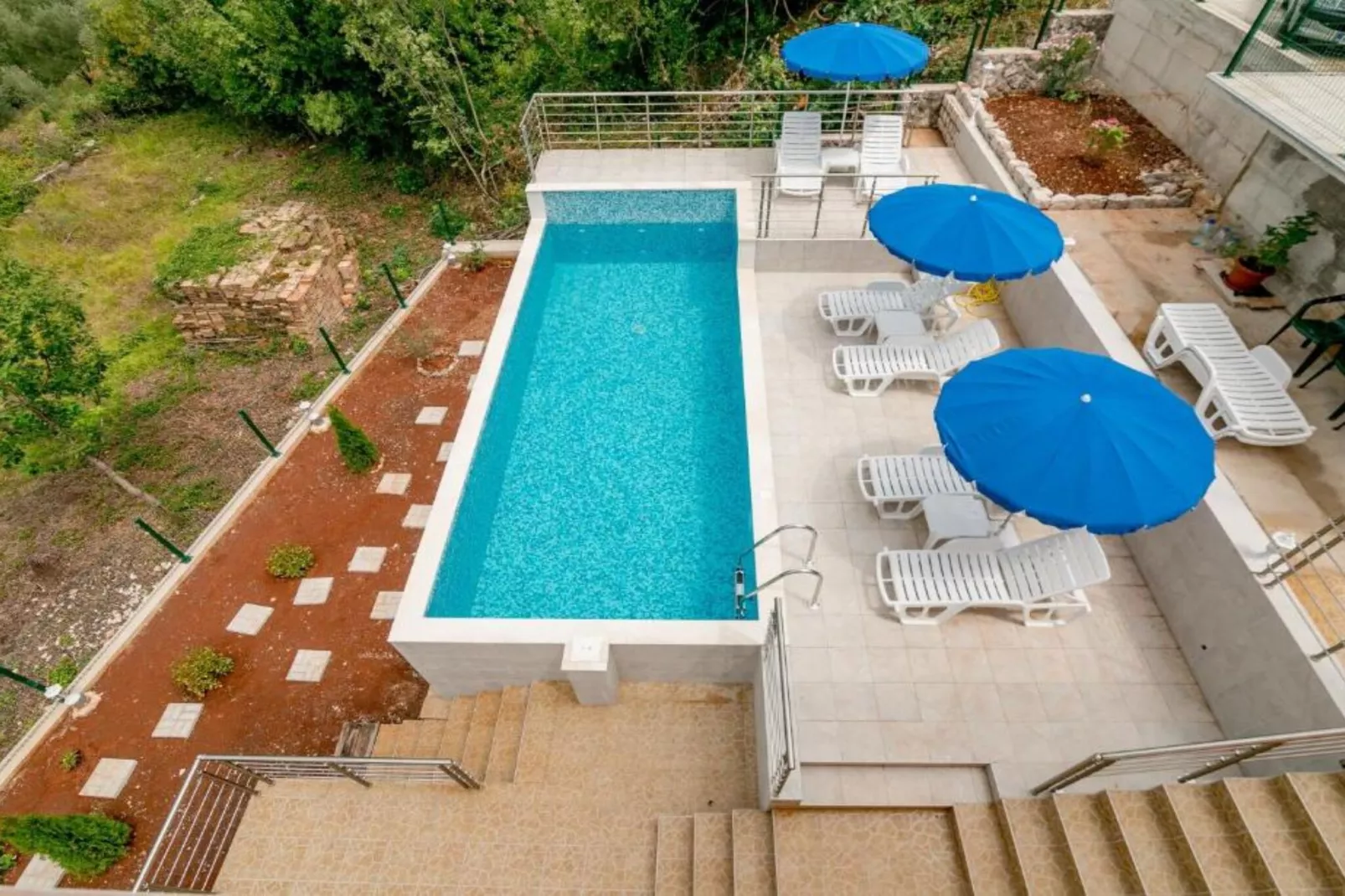 Tranquil Retreat with Private Pool in Lustica Bay - One Bedroom Apartment with Balcony and Sea View 2-Zwembad