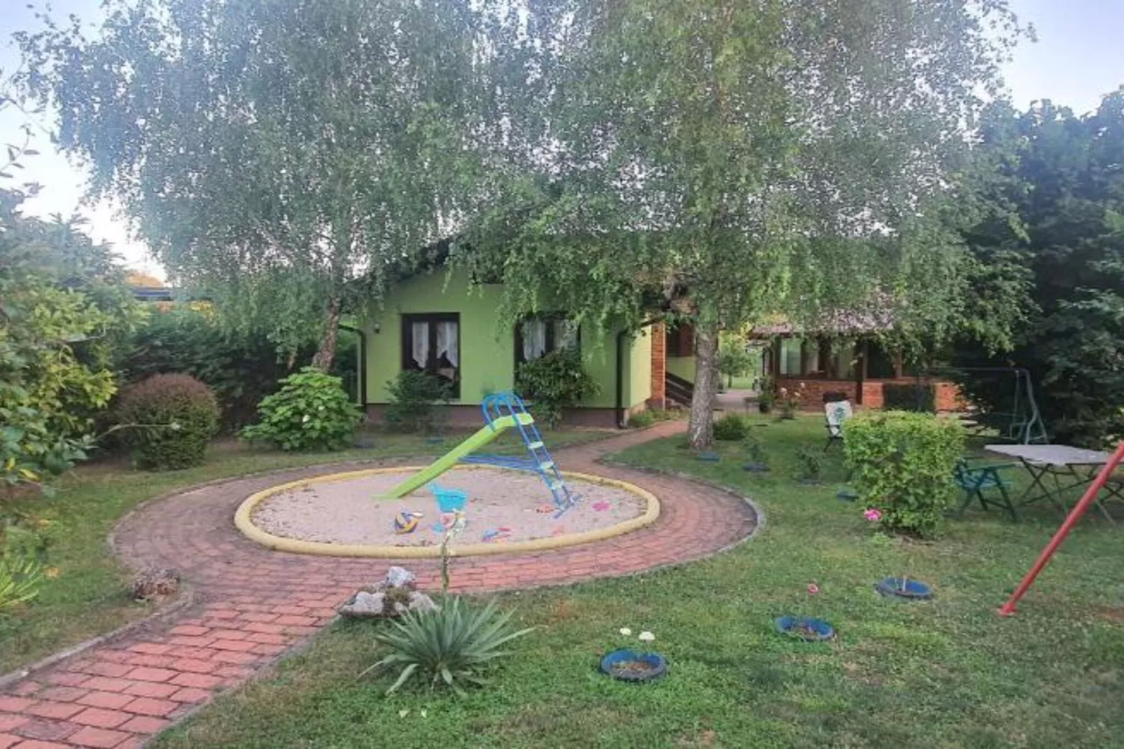 Four bedroom home with river view-Uitzicht