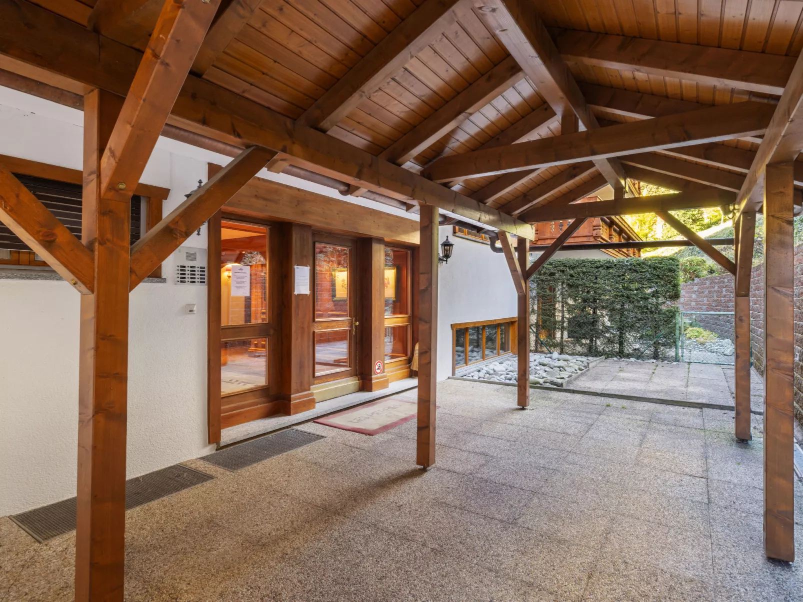 Les Pierres C 3-Buiten