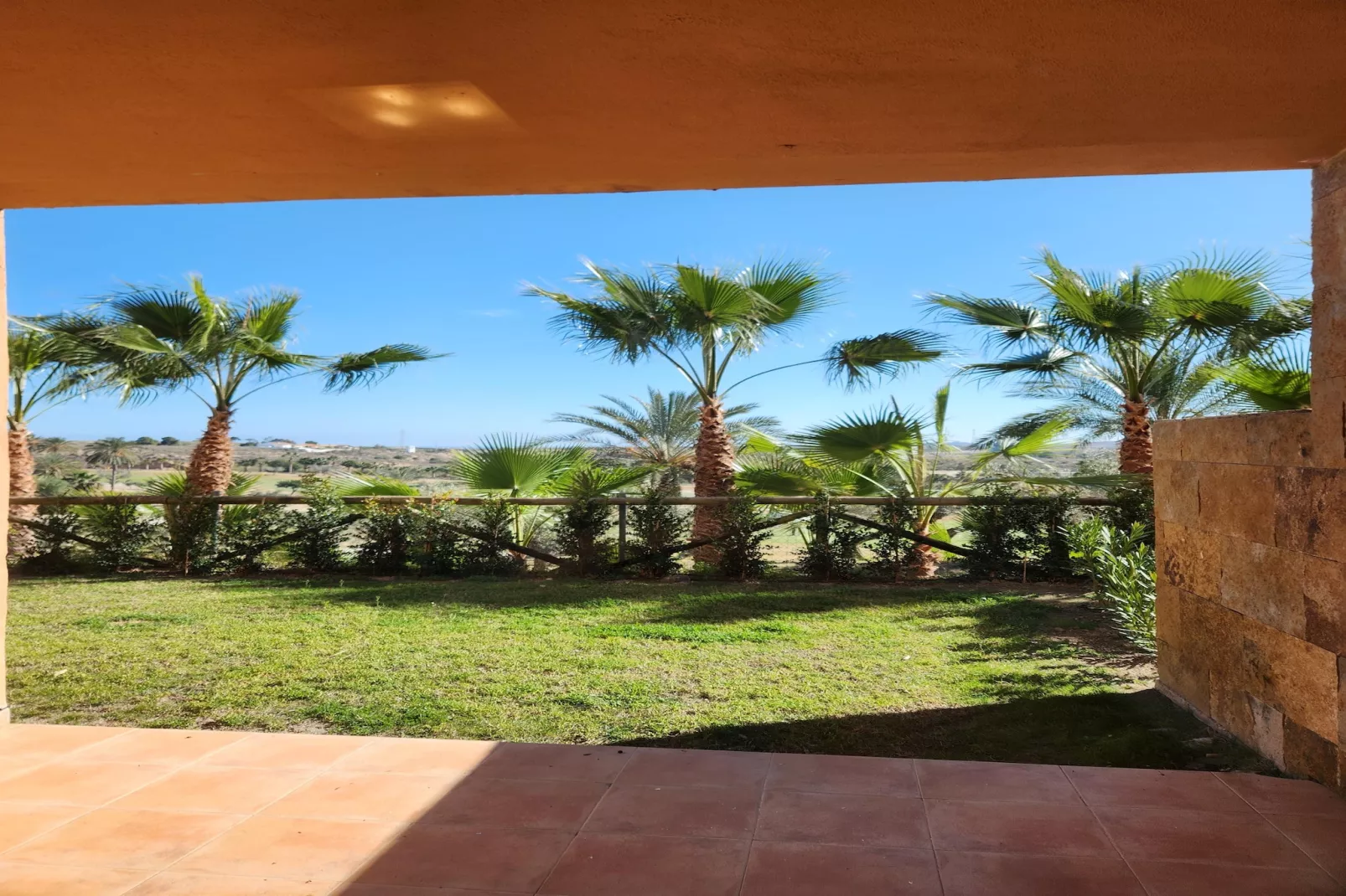 CT 347 AL - Faro's Gardenapartment - Valle del Este-Tuinen zomer