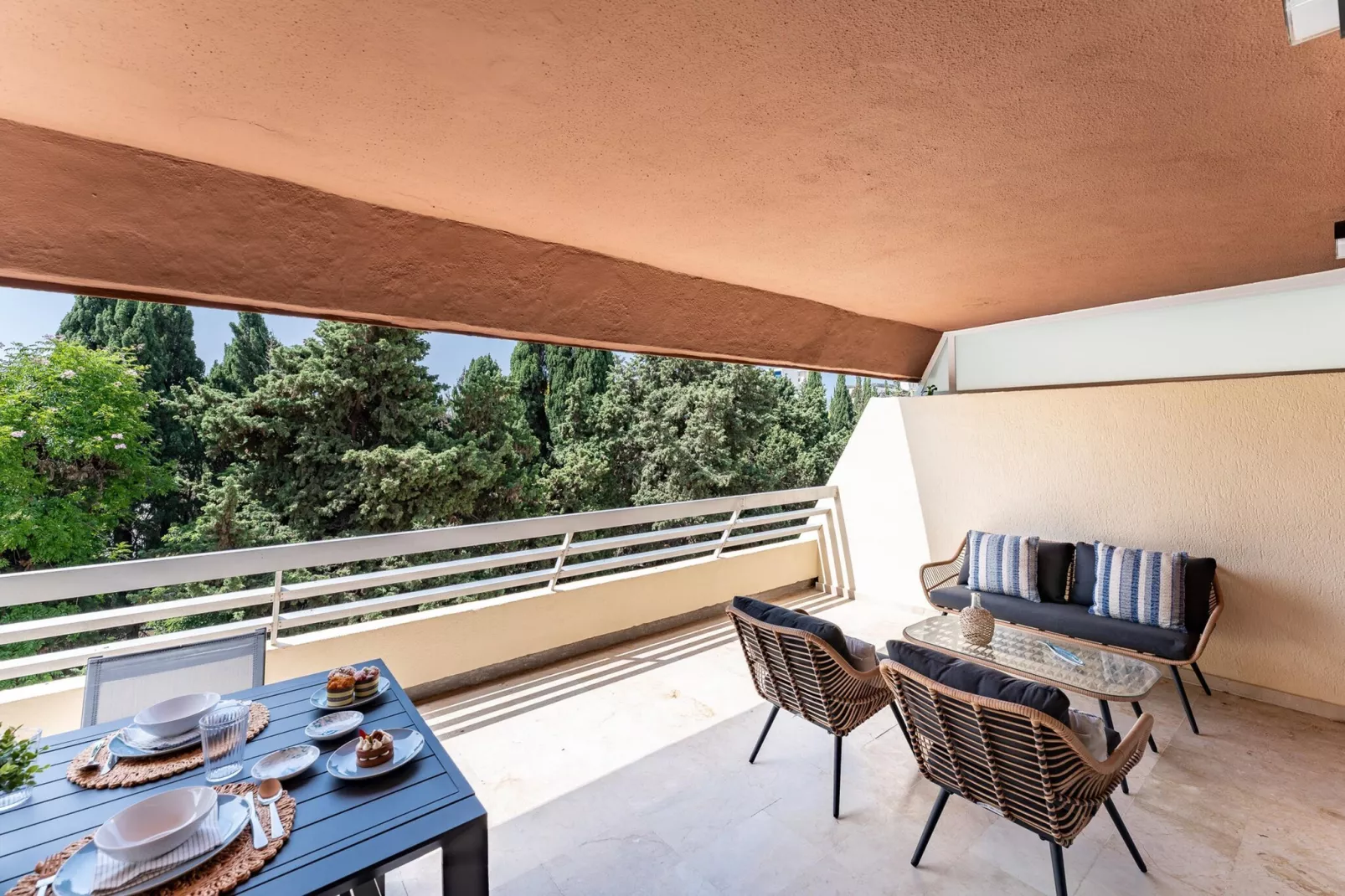 CT 393 - Faro's Soulrise Rooftop - Marbella Beach-Terrasbalkon