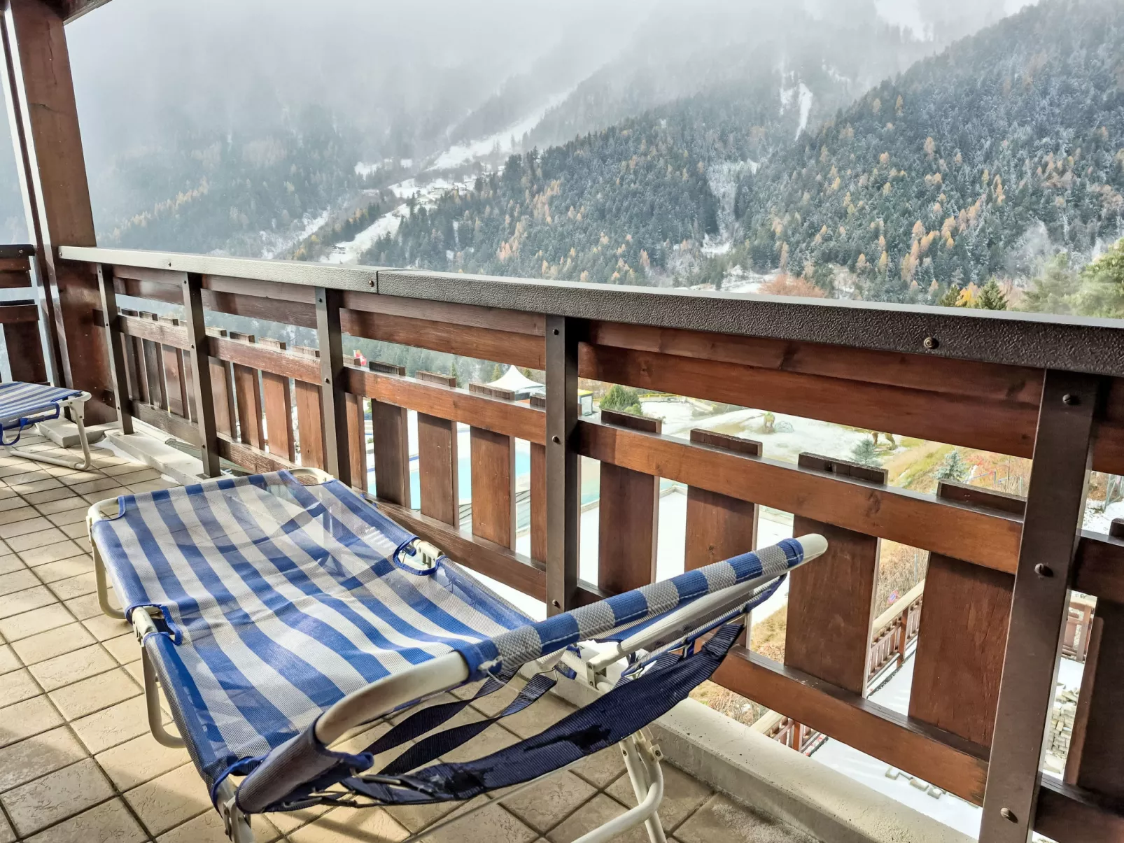 Les Thermalies 202-Buiten