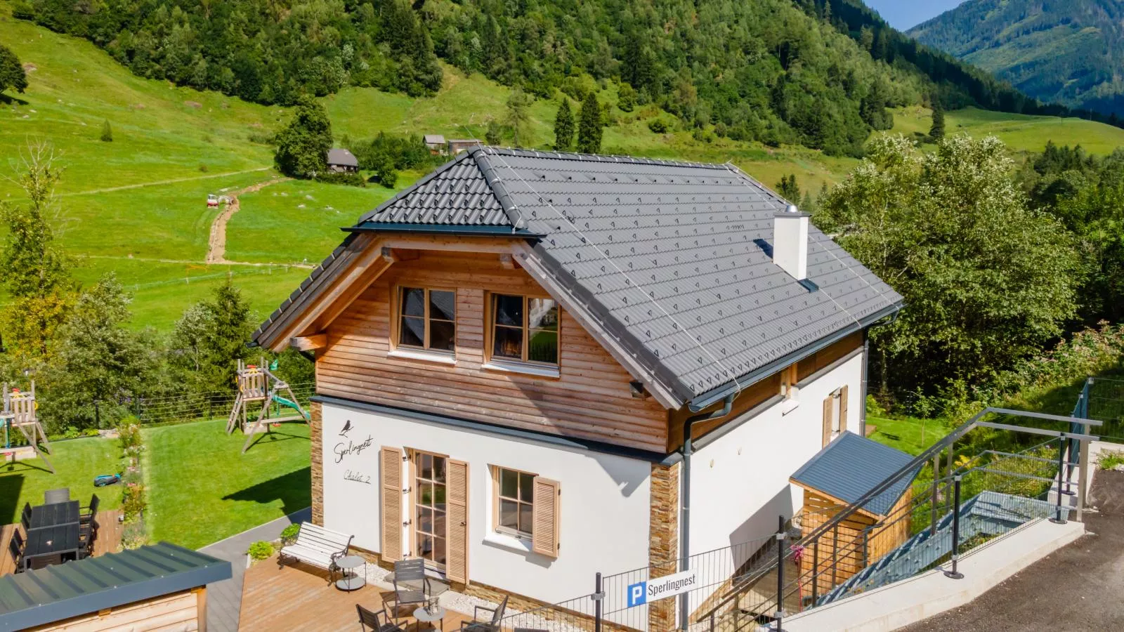 Sperlingnest-Buitenkant zomer