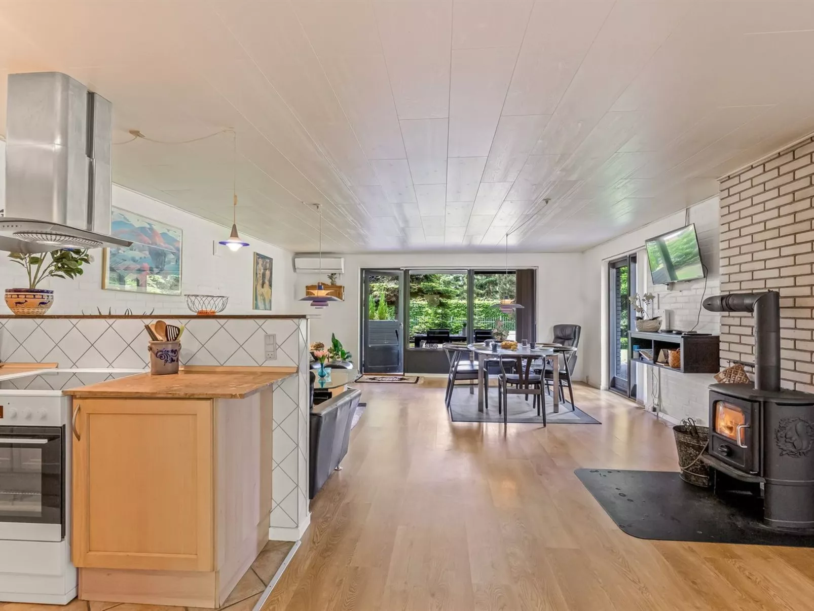 "Hanka" - 500m from the sea-Binnen