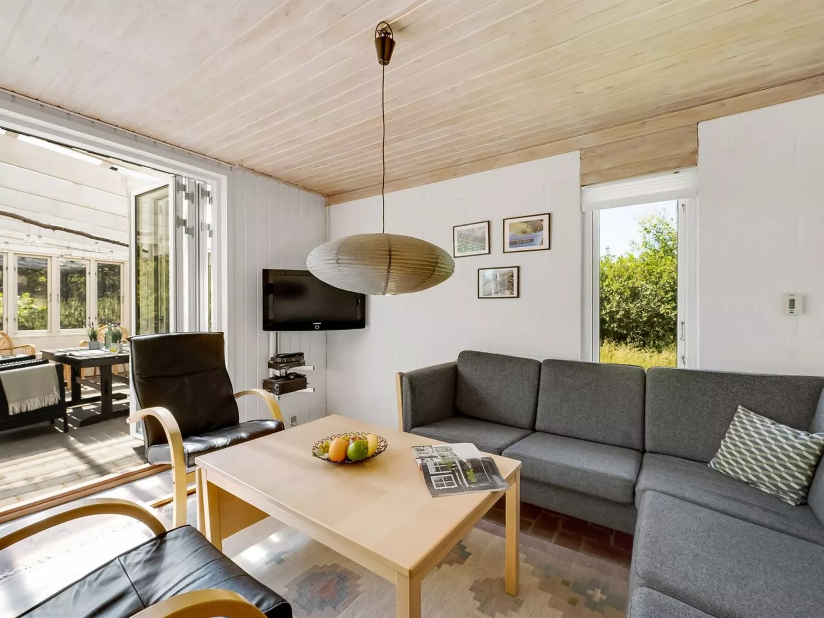 "Mirva" - 800m to the fjord-Binnen