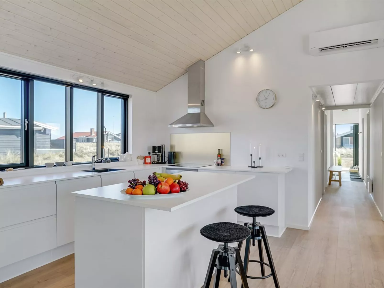 "Aiko" - 50m from the sea-Binnen