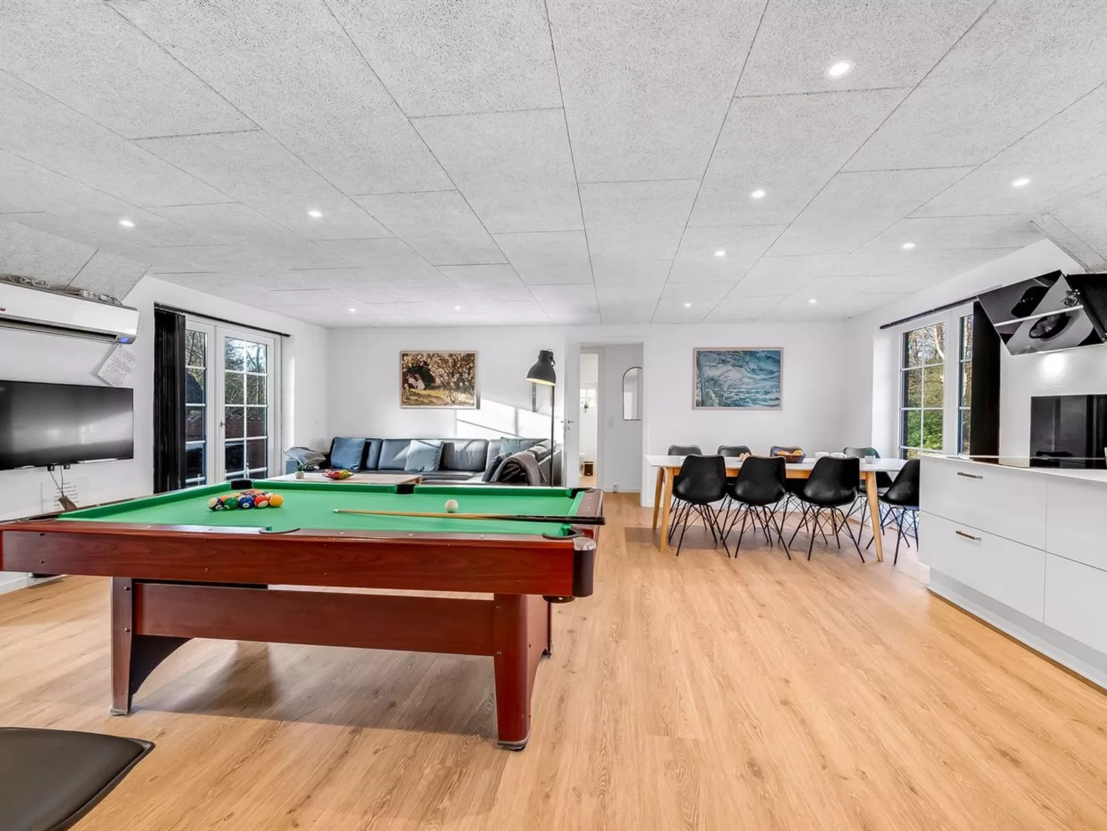 "Thana" - 1.4km from the sea-Binnen