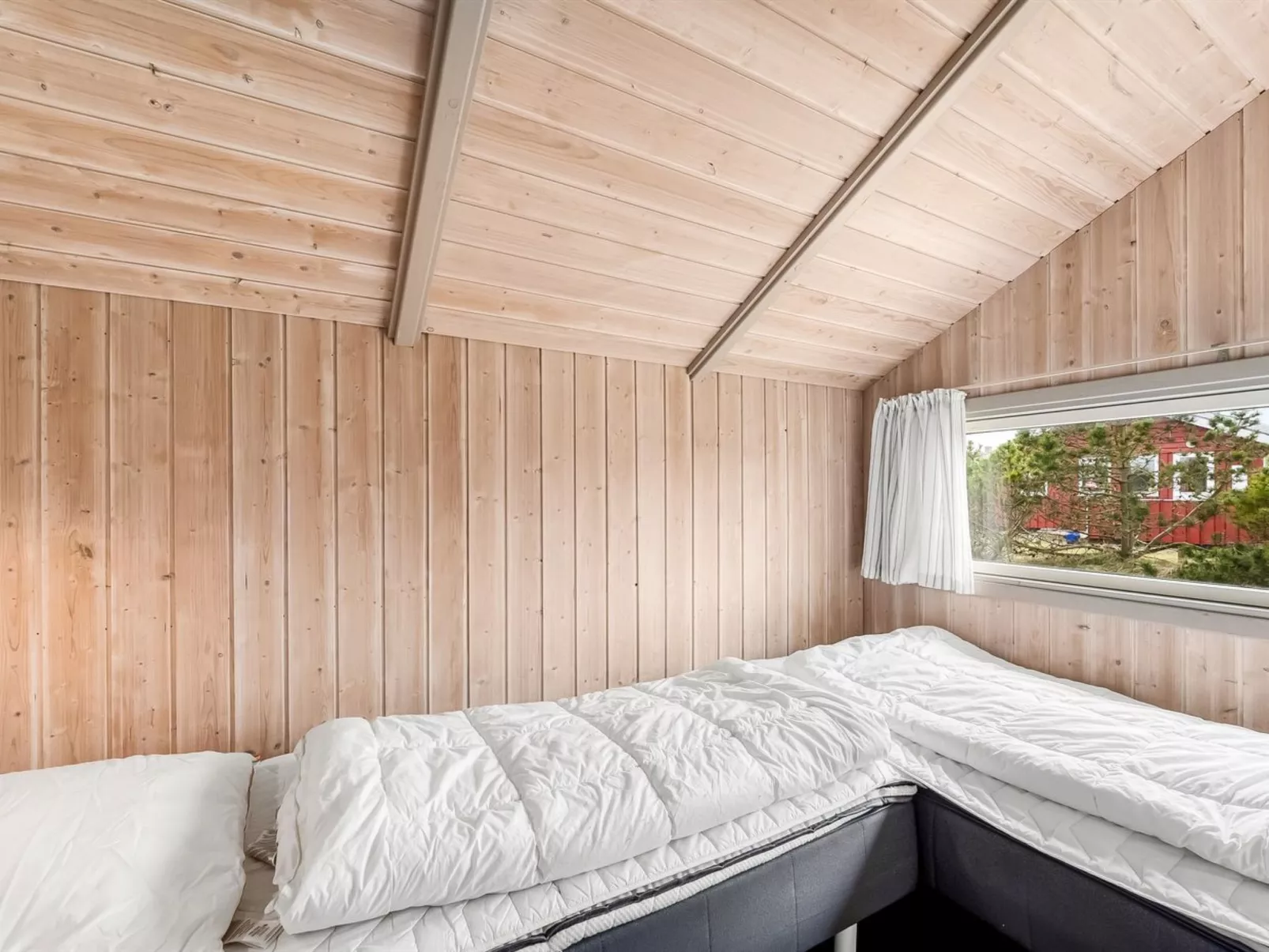 "Marisol" - 600m to the fjord-Binnen