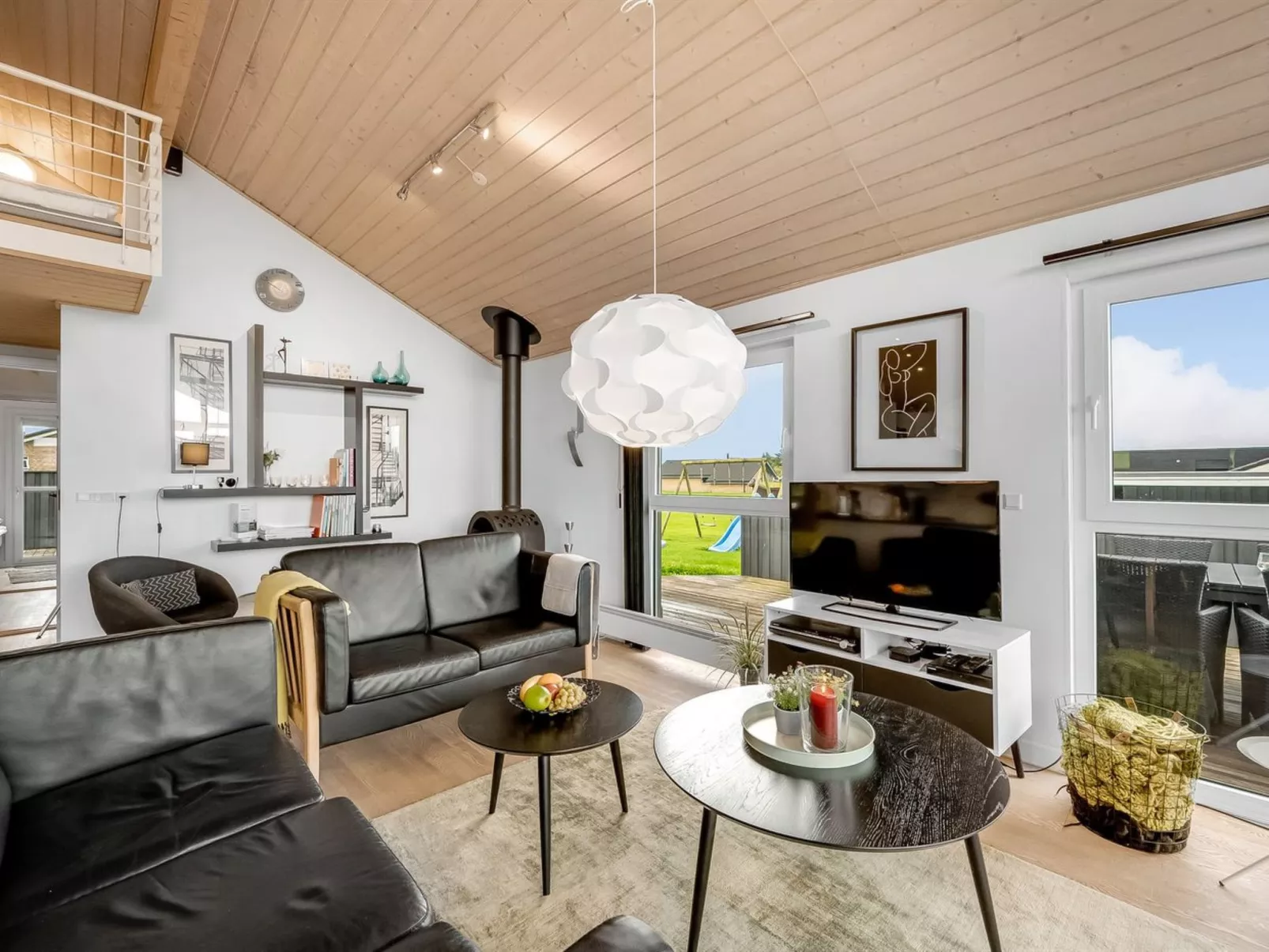 "Samuil" - 300m to the fjord-Binnen