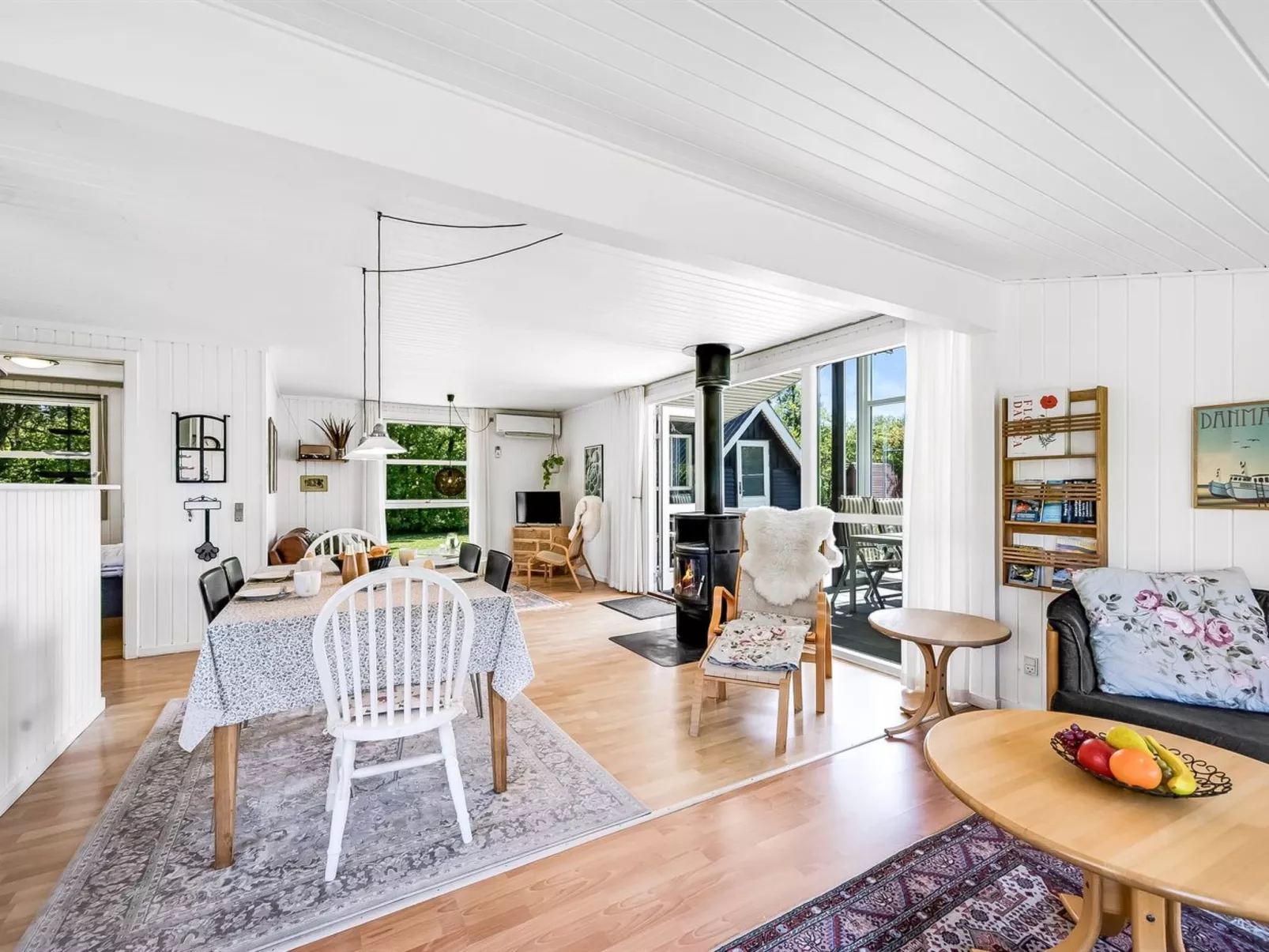 "Raisa" - 200m to the fjord-Binnen