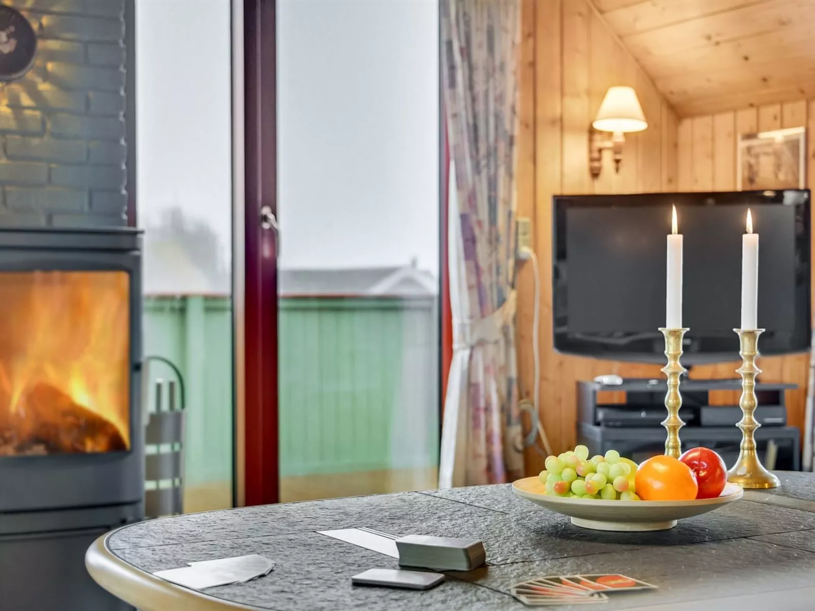 "Rayne" -  from the sea-Binnen