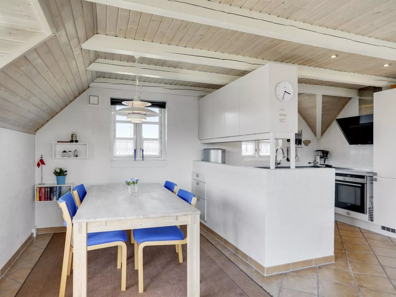 "Lavina" - 950m from the sea-Binnen