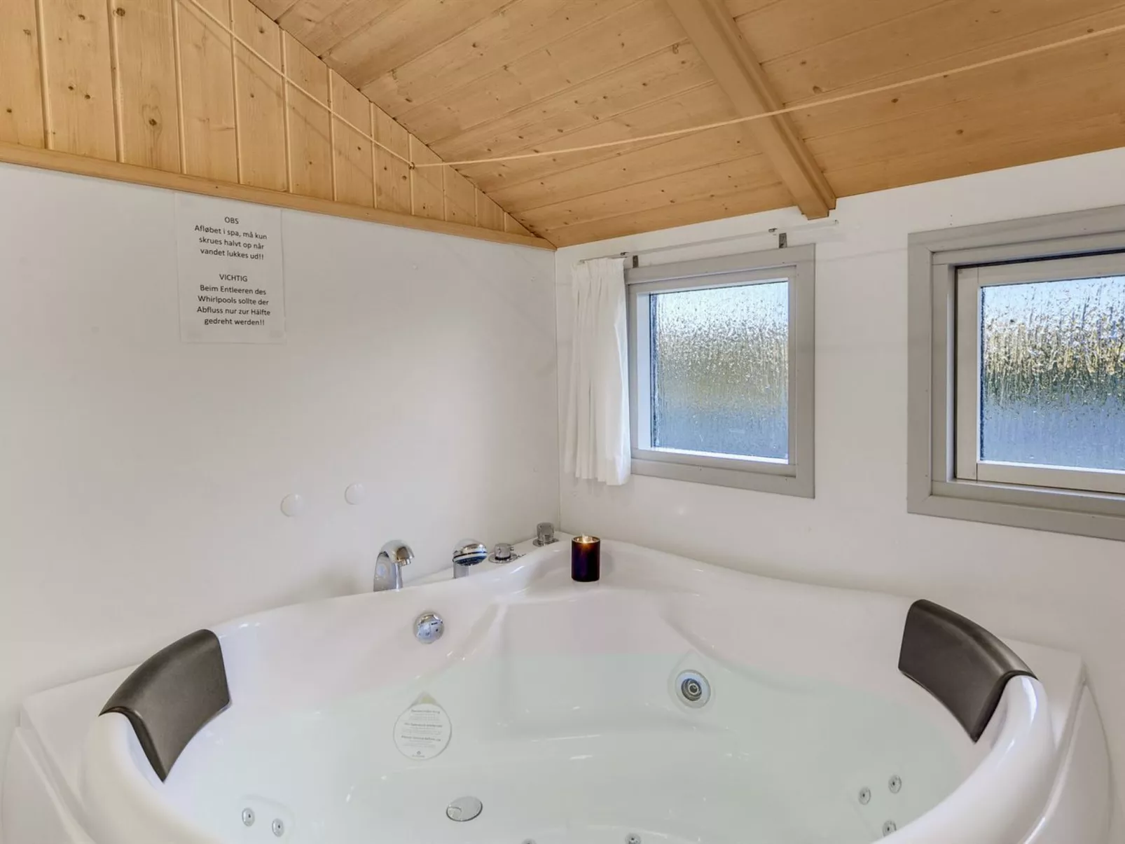 "Durita" - 600m to the fjord-Binnen