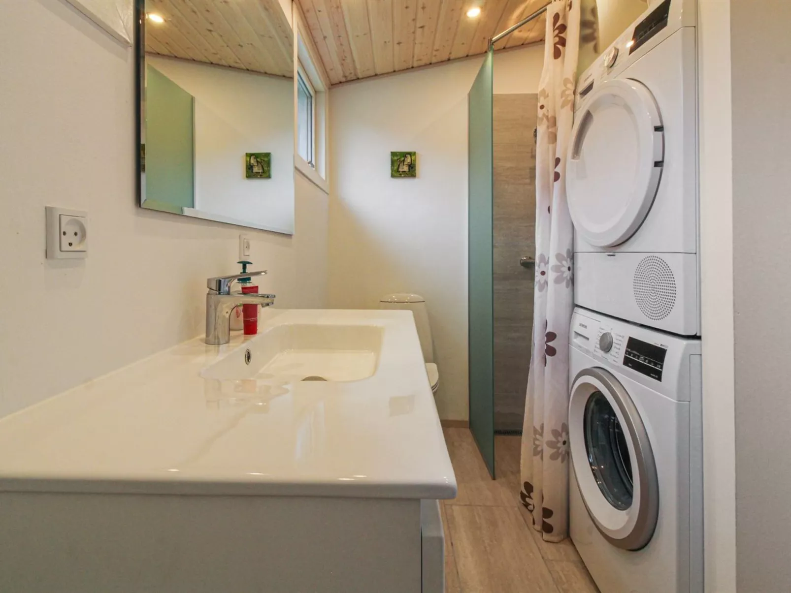 "Thekla" - 3km from the sea-Binnen