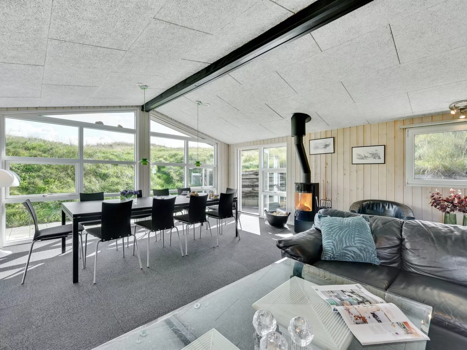 "Jess" -  from the sea-Binnen