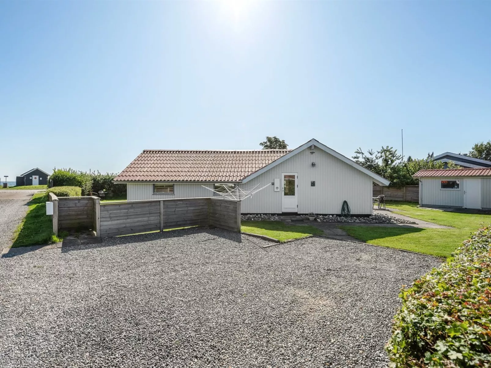 "Katrina" - 50m to the fjord-Buiten