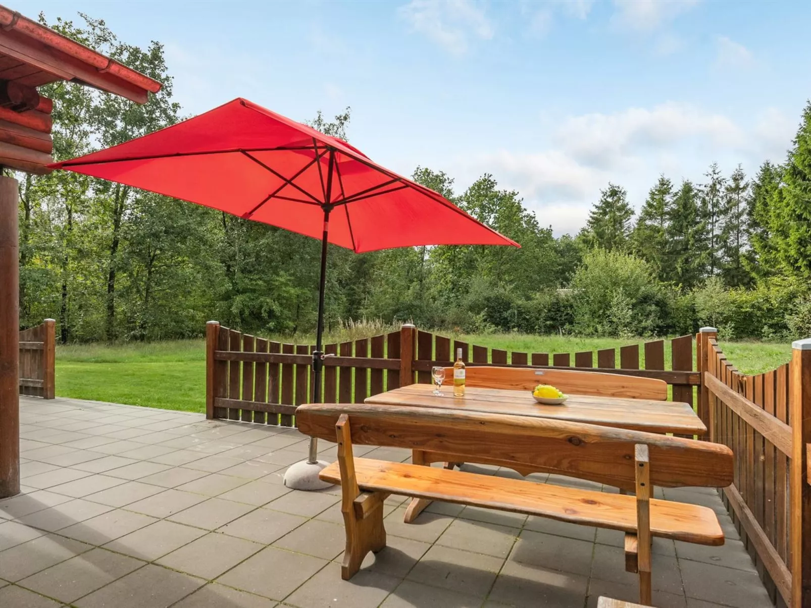 "Frederica" - 30km from the sea-Buiten