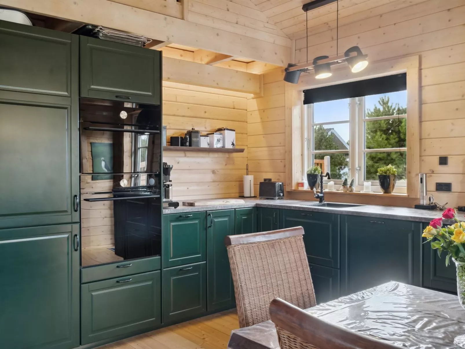 "Vicktoria" - 1.5km from the sea-Binnen