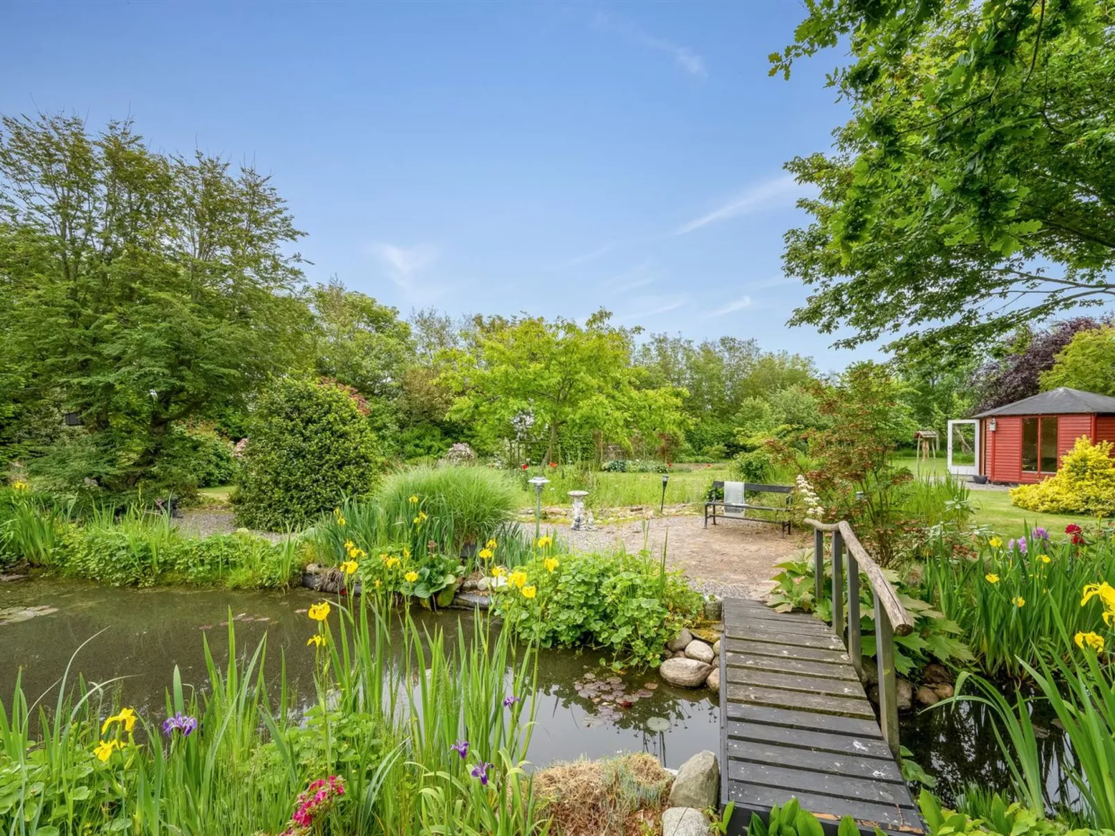 "Soria" - 600m to the fjord-Buiten