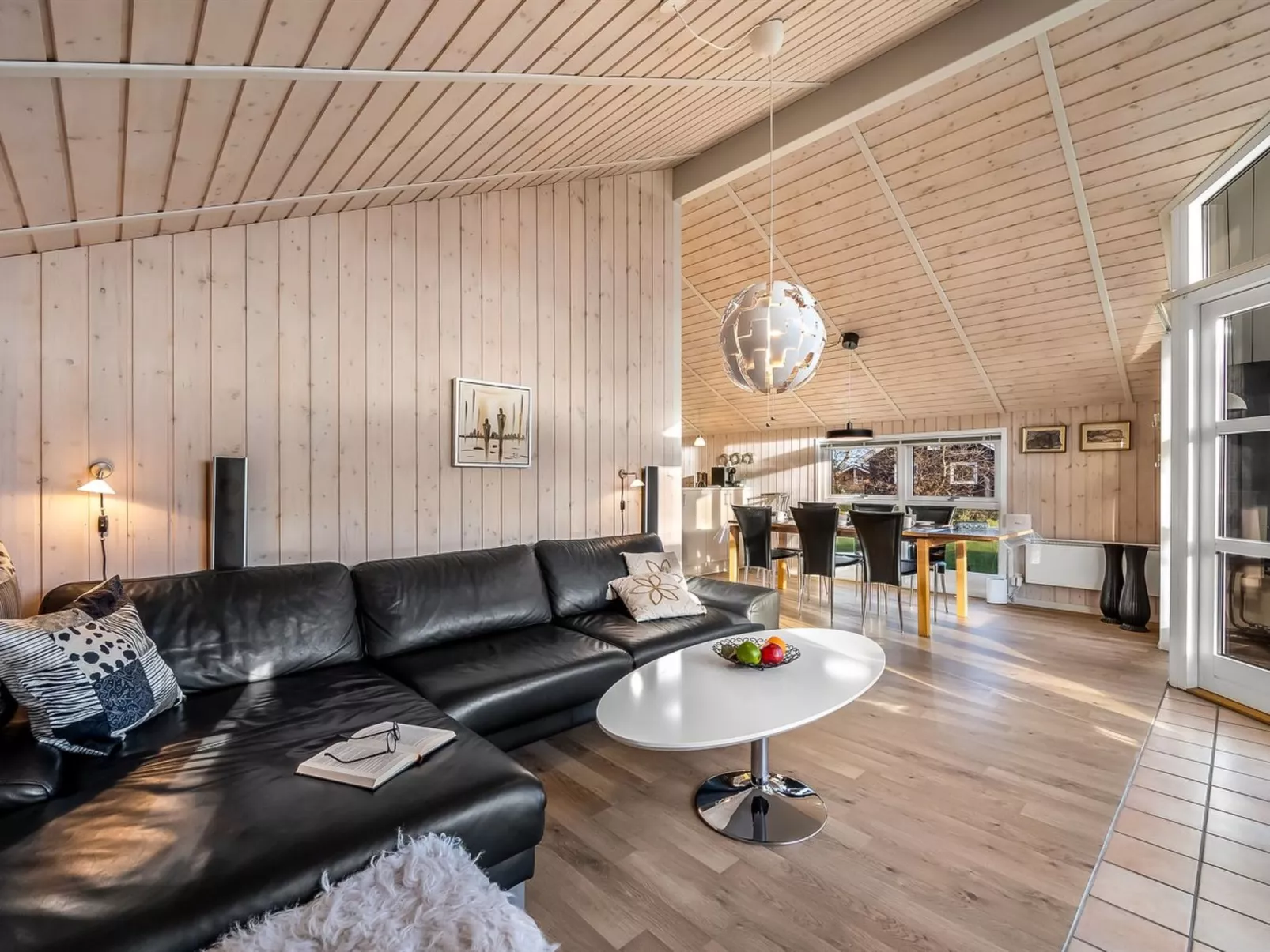 "Cristiana" - 1km to the fjord-Binnen