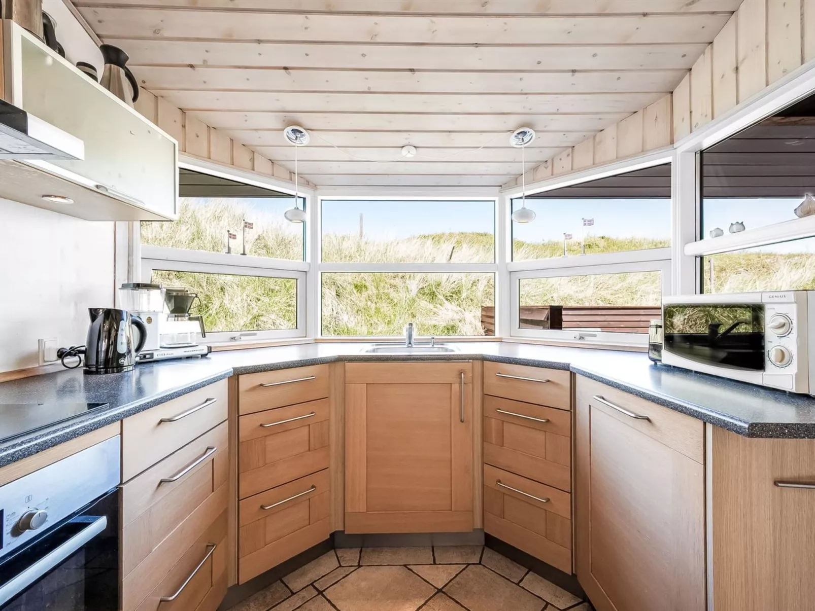 "Aurore" - 700m from the sea-Binnen