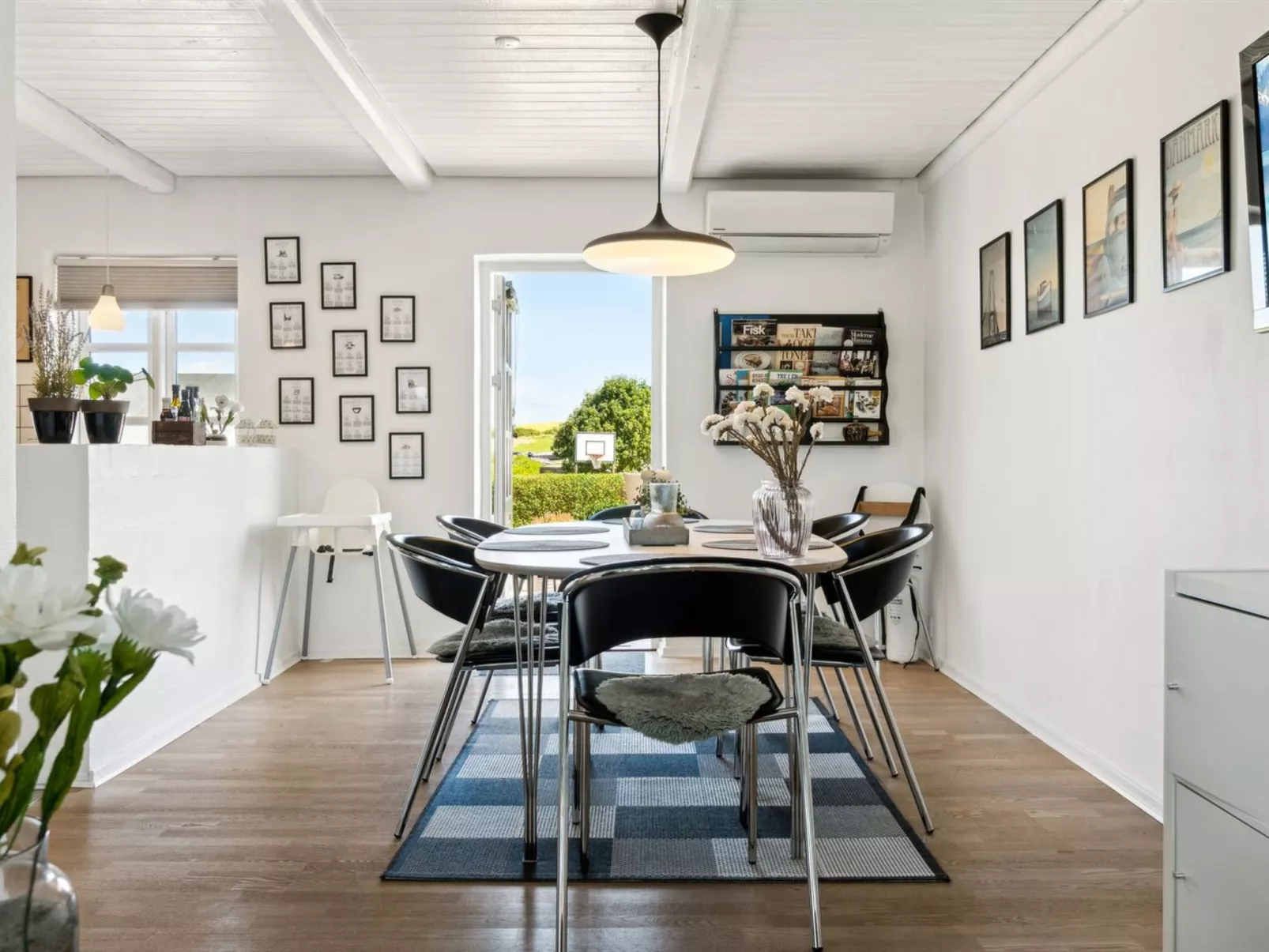 "Mari" - 150m from the sea-Binnen