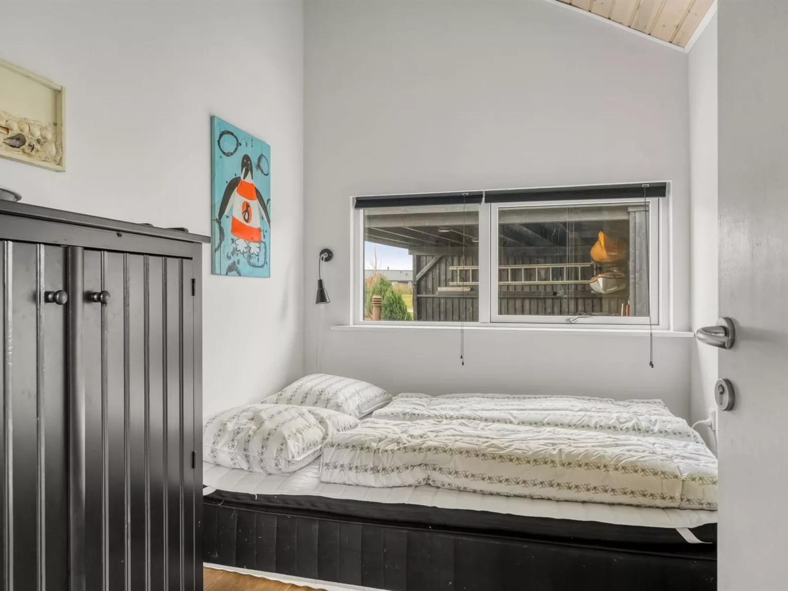 "Kato" -  from the sea-Binnen