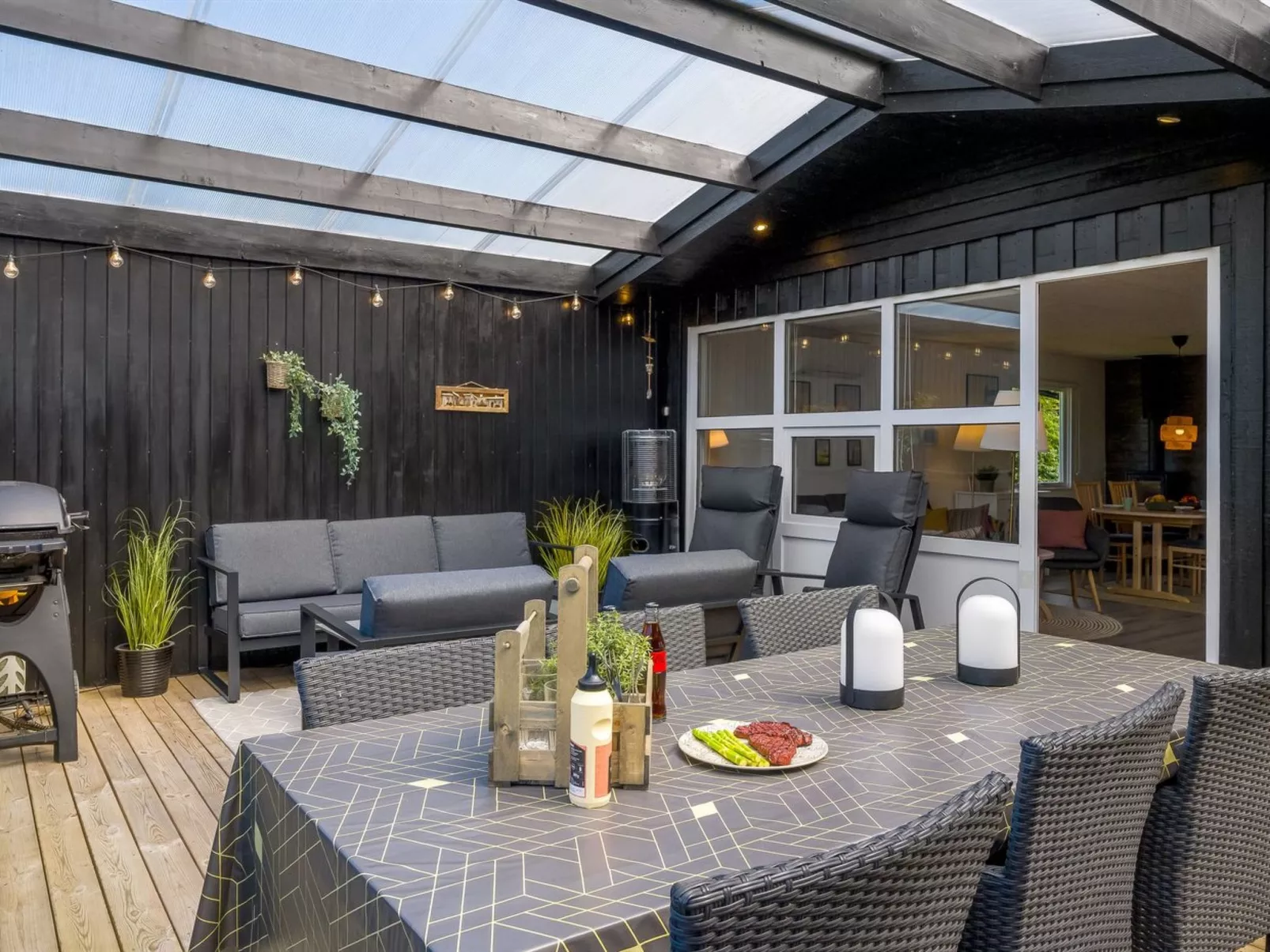 "Elske" -  from the sea-Buiten