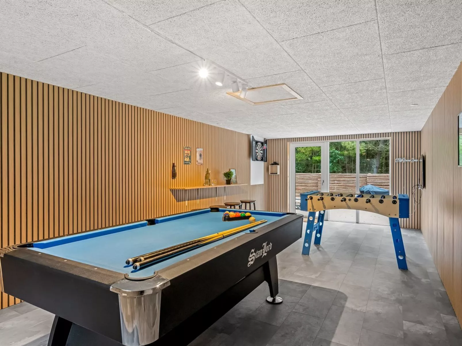 "Batsha" - 1.7km from the sea-Binnen