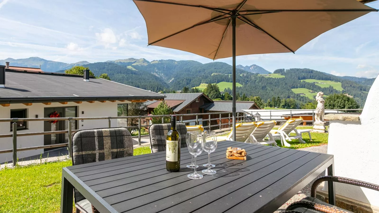 Landhaus Marchfeld Top 4-Terrasbalkon