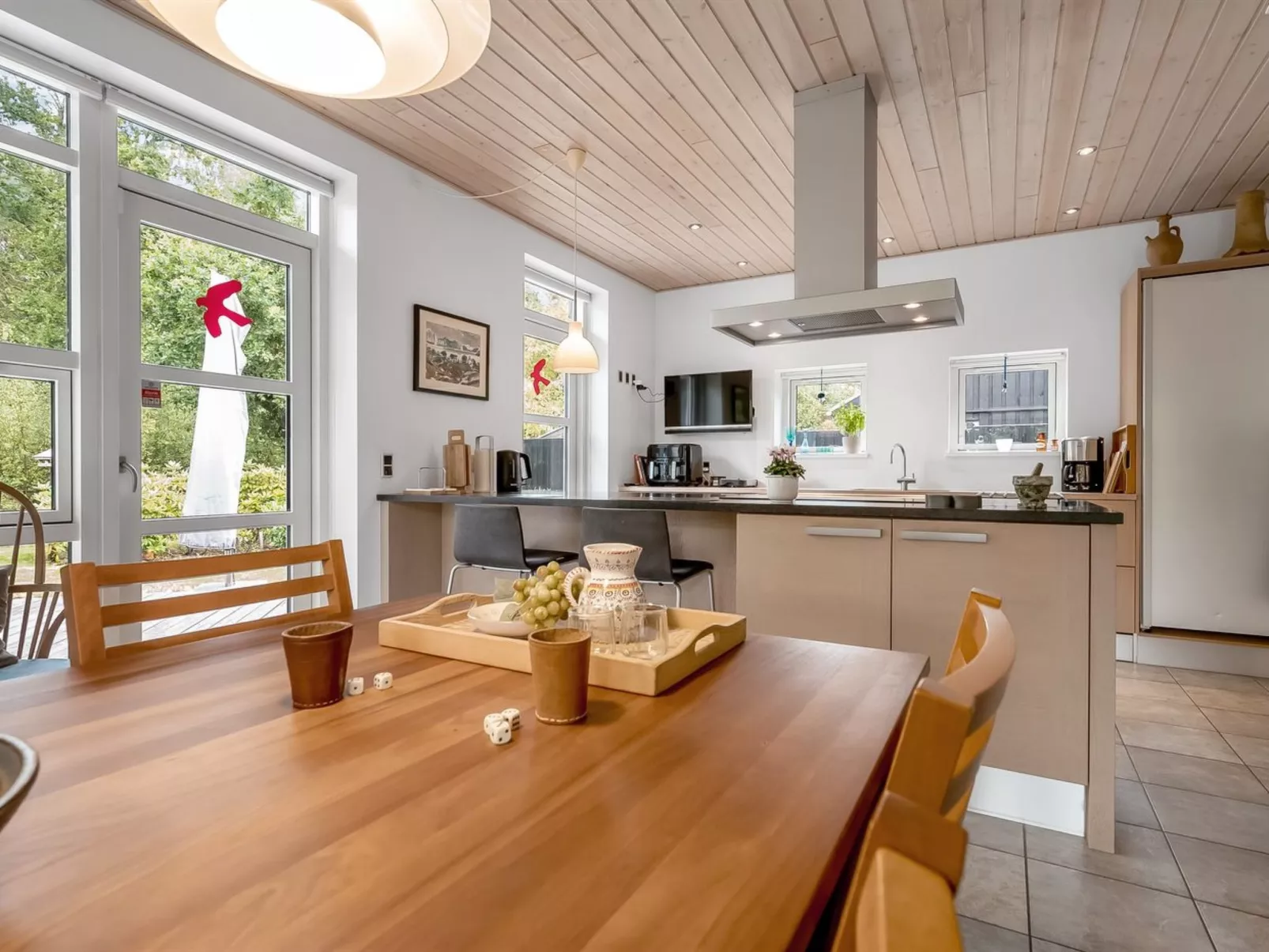 "Jyrki" - 100m from the sea-Binnen